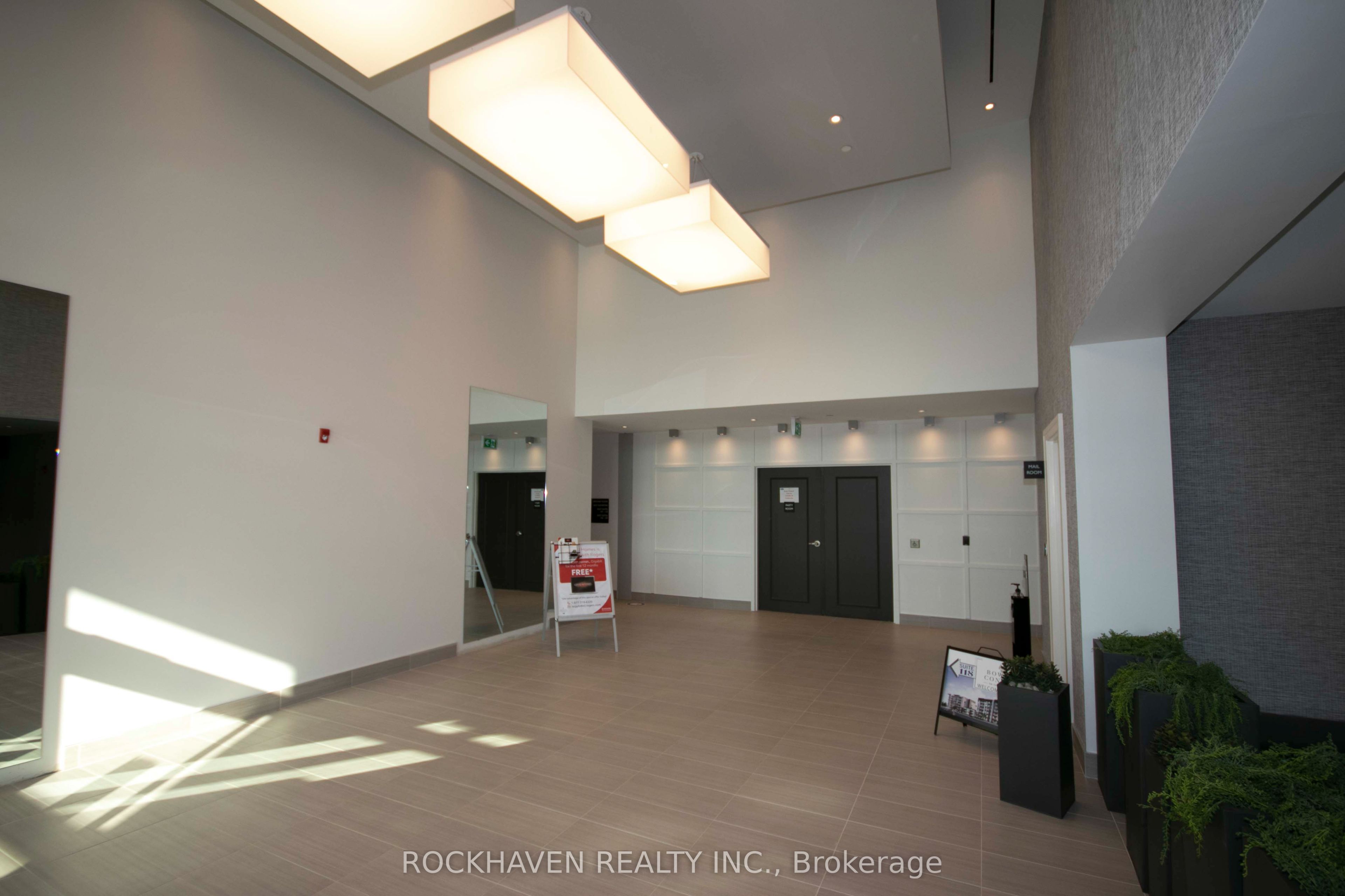102 Grovewood Common 210, Oakville, ON L6H 0X3 photo 2