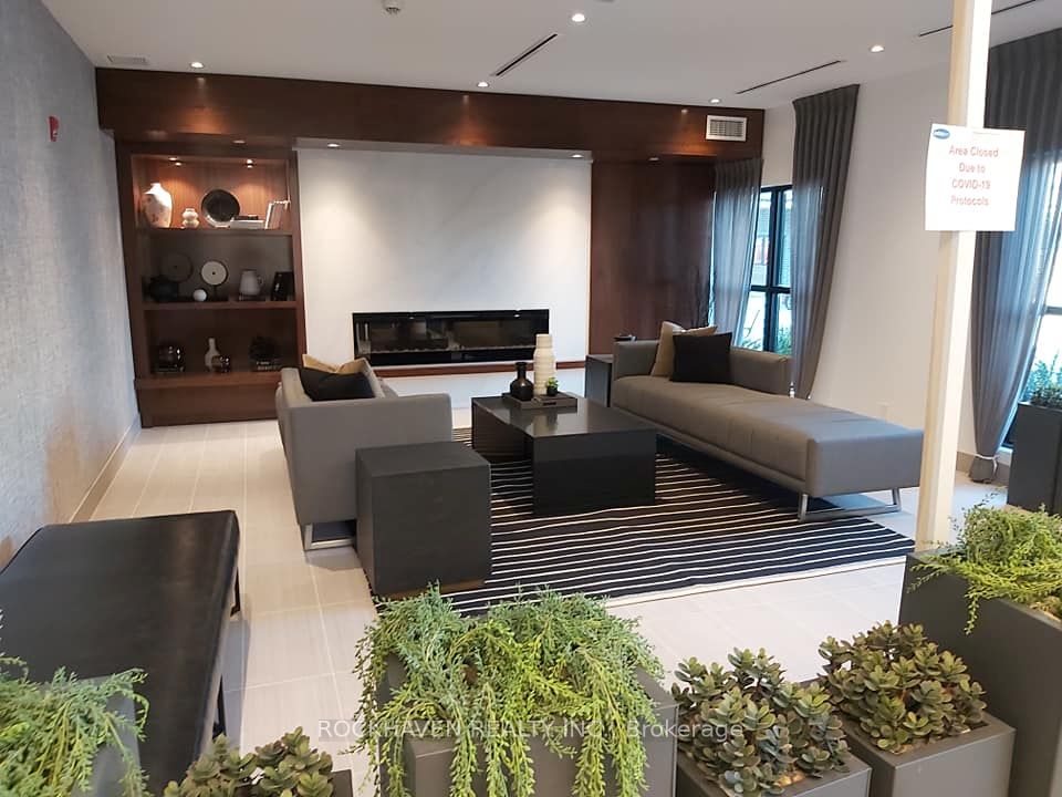 102 Grovewood Common 210, Oakville, ON L6H 0X3 photo 3