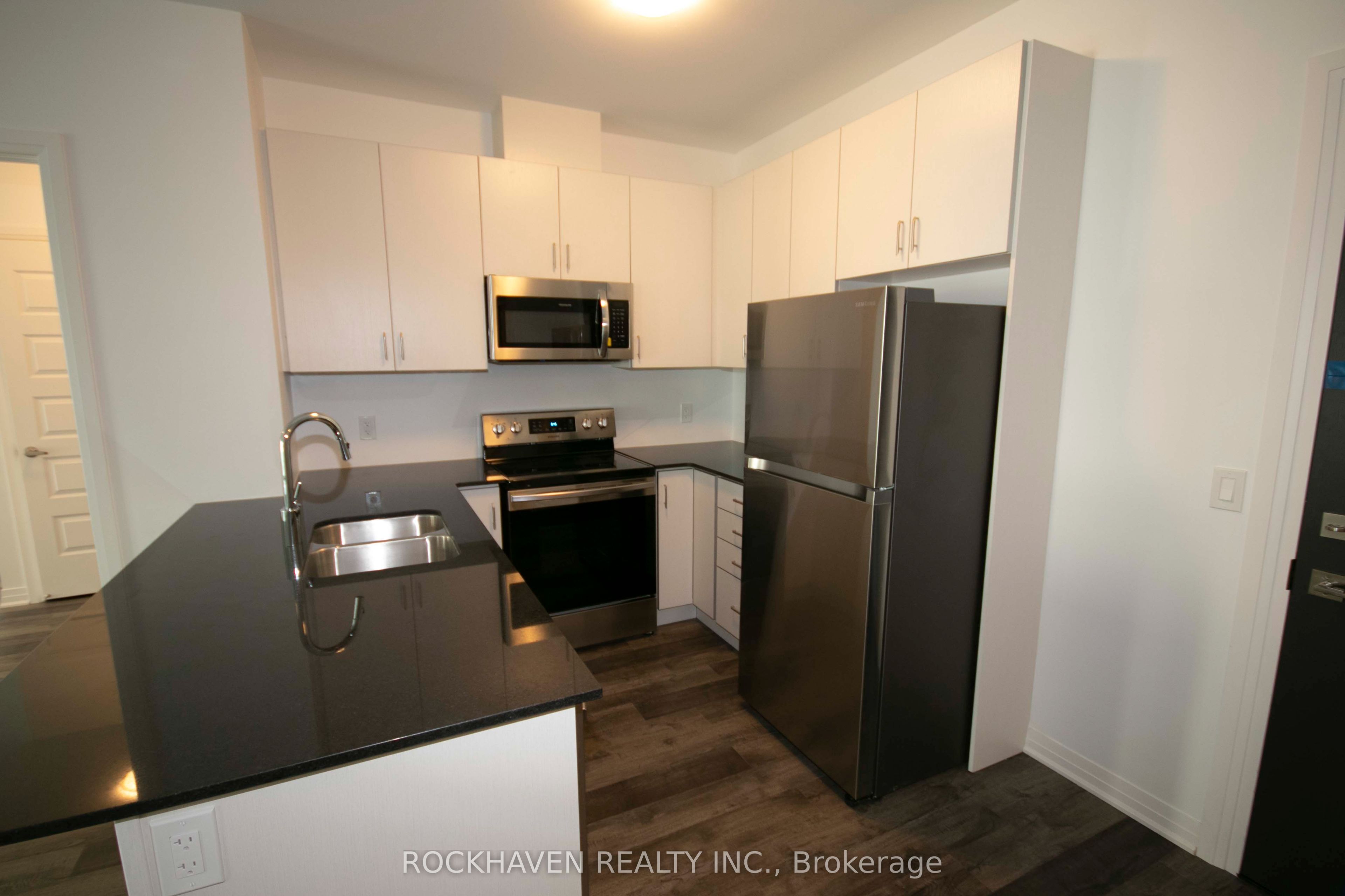 102 Grovewood Common 210, Oakville, ON L6H 0X3 photo 5