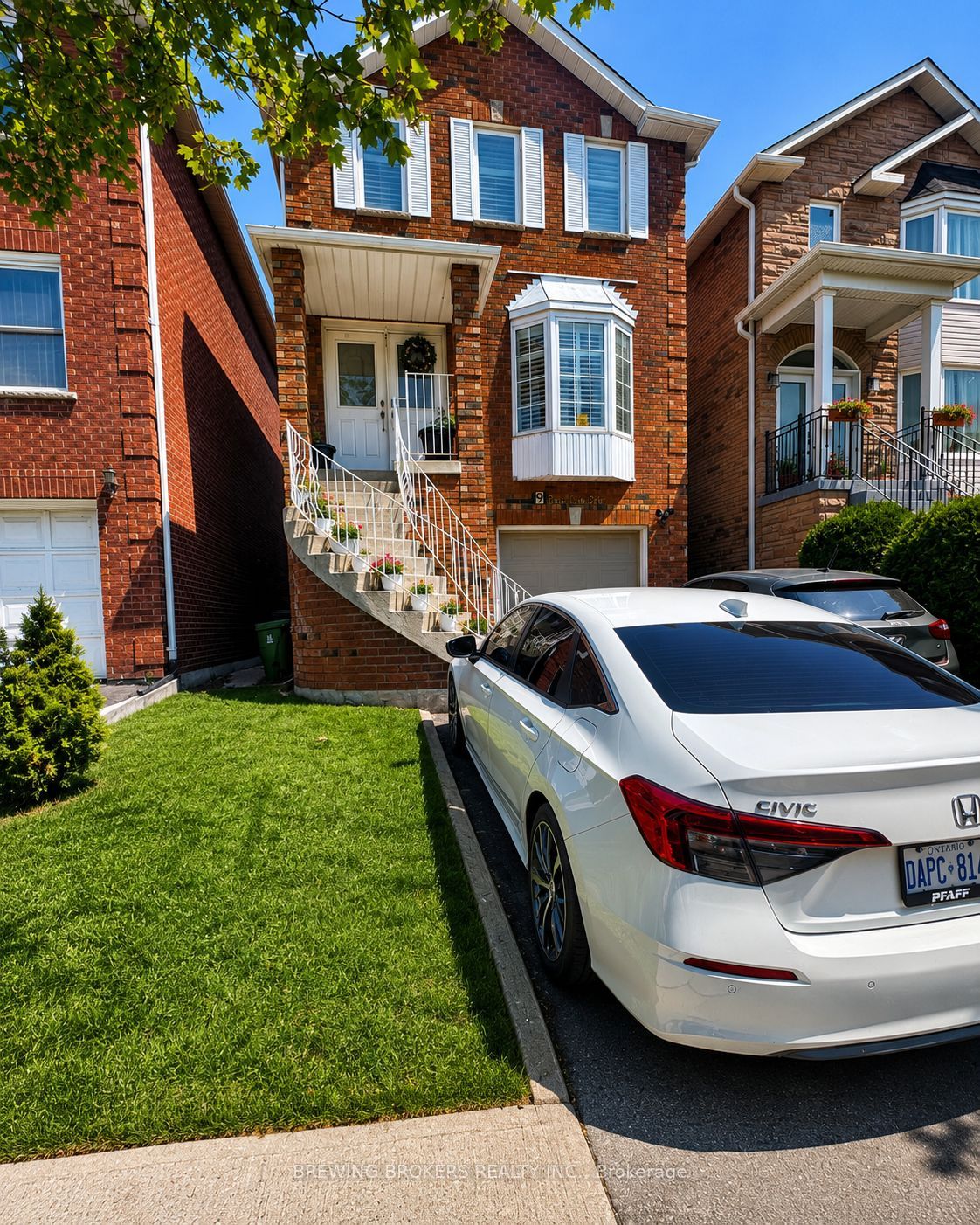 9 Forest Point Drive, Toronto, ON M6M 5E8