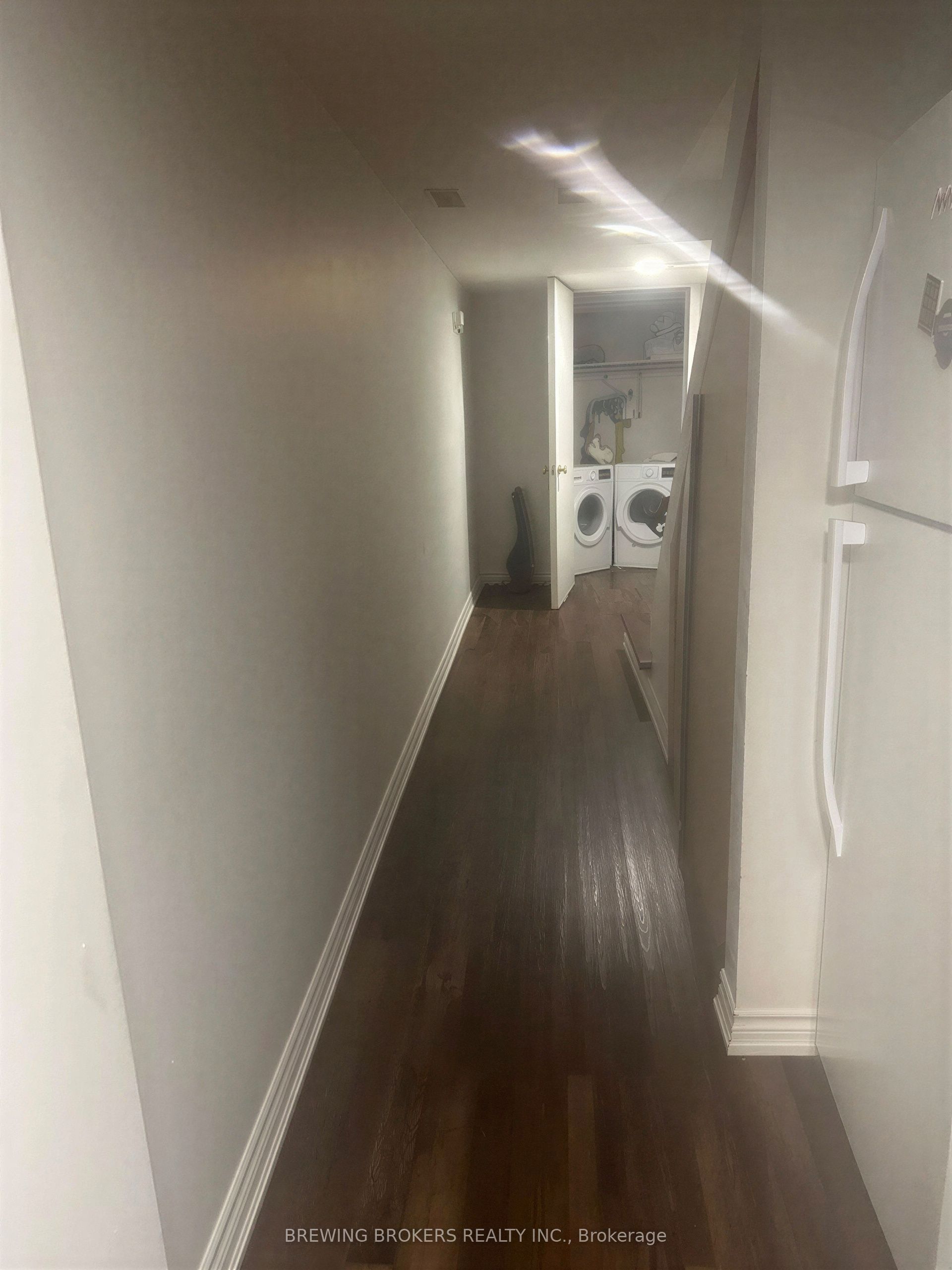 9 Forest Point Drive, Toronto, ON M6M 5E8 photo 4