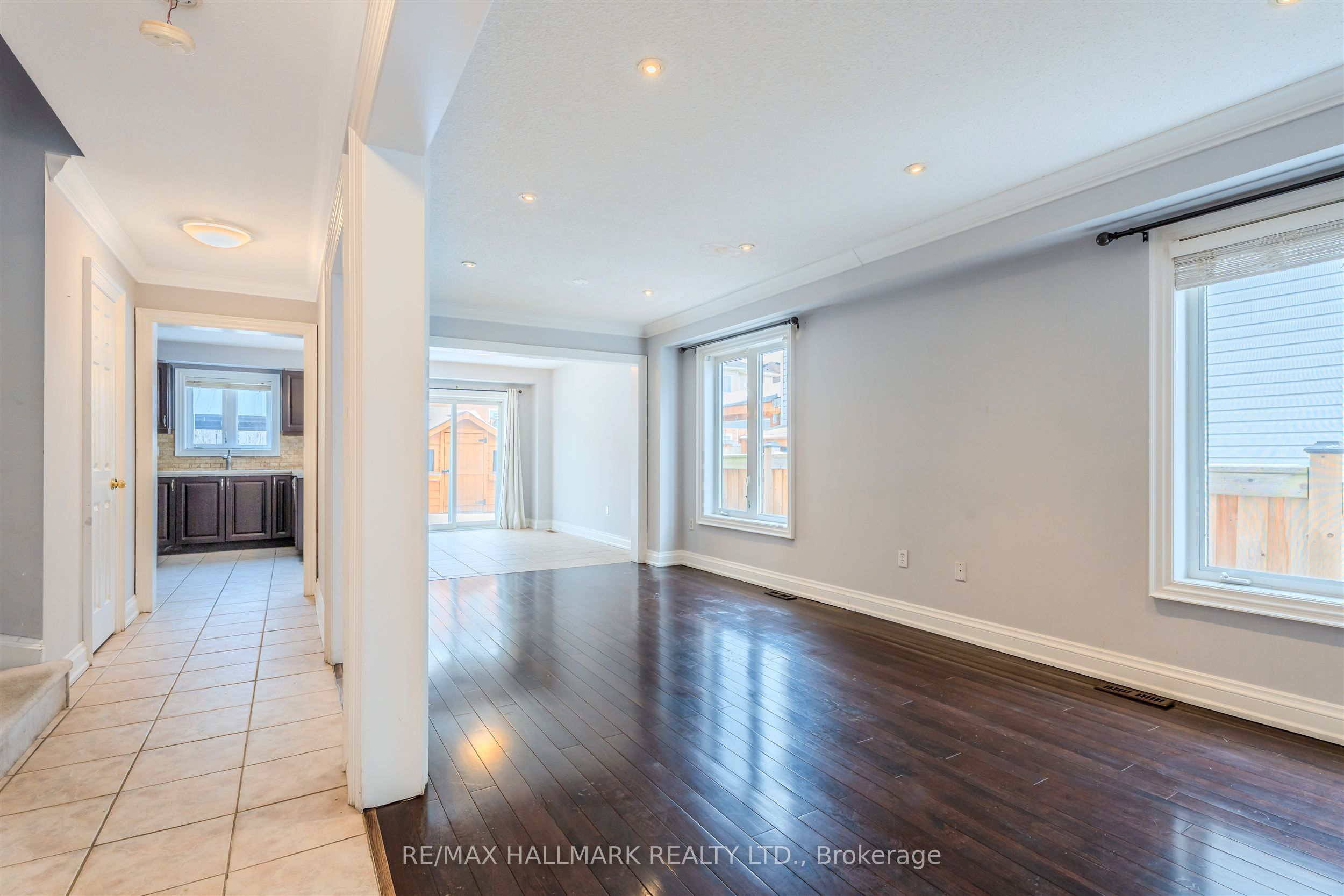 241 Featherstone Road, Milton, ON L9T 7C3 photo 3