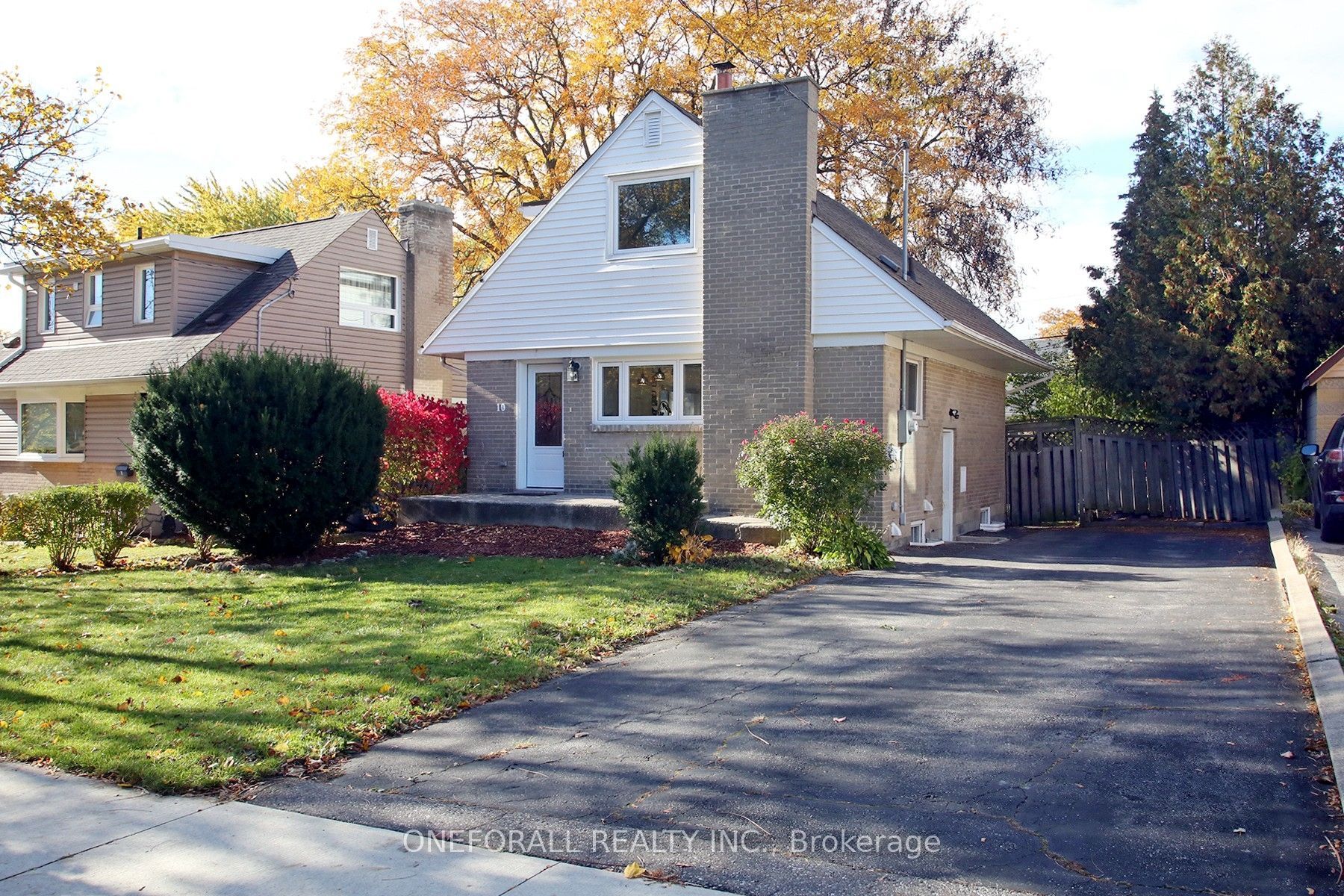 10 Esmond Crescent Main Floor & 2nd floor, Toronto, ON M9W 3P8