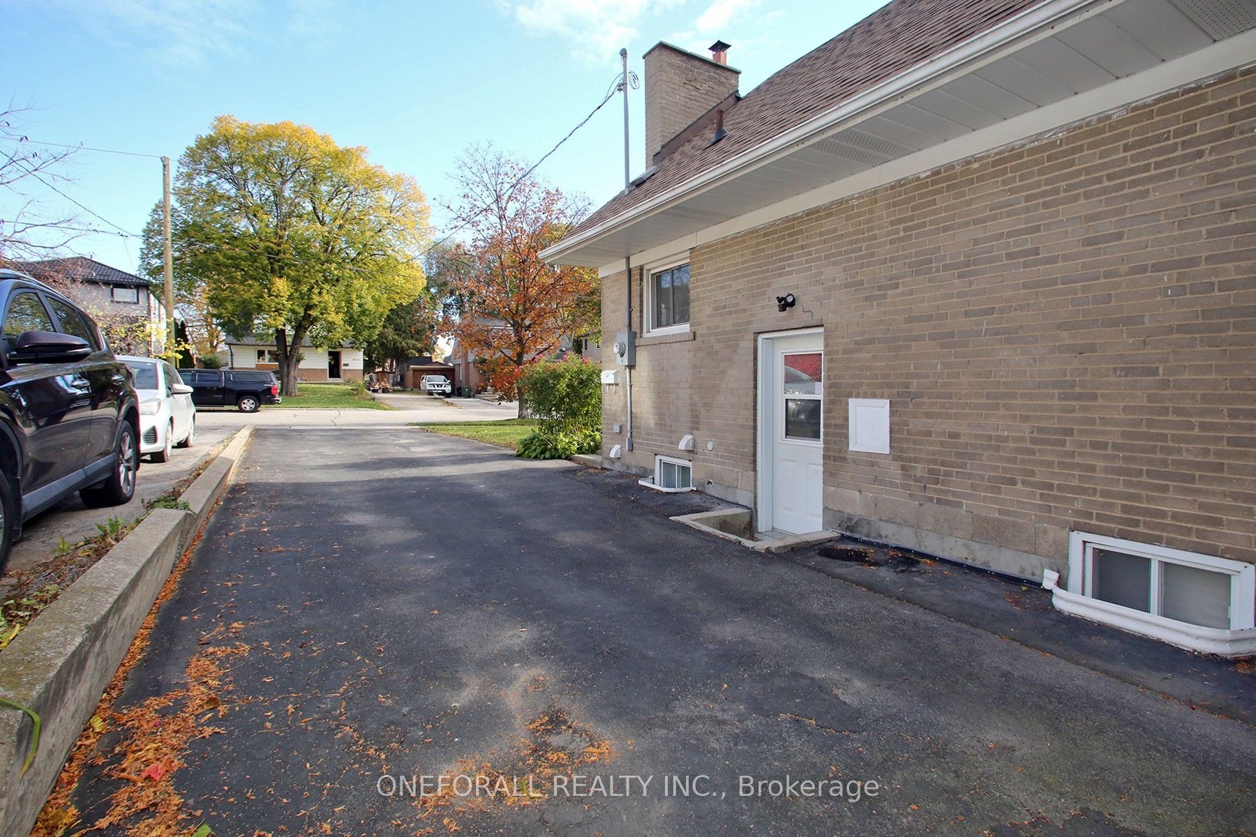 10 Esmond Crescent Main Floor & 2nd floor, Toronto, ON M9W 3P8 photo 2