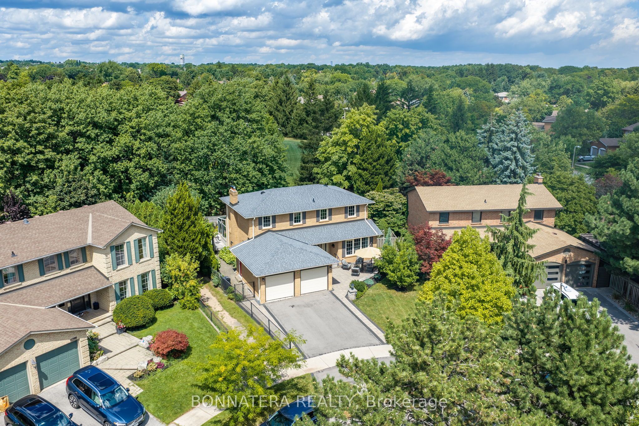 1409 Holly Court, Oakville, ON L6H 3H4 photo 3