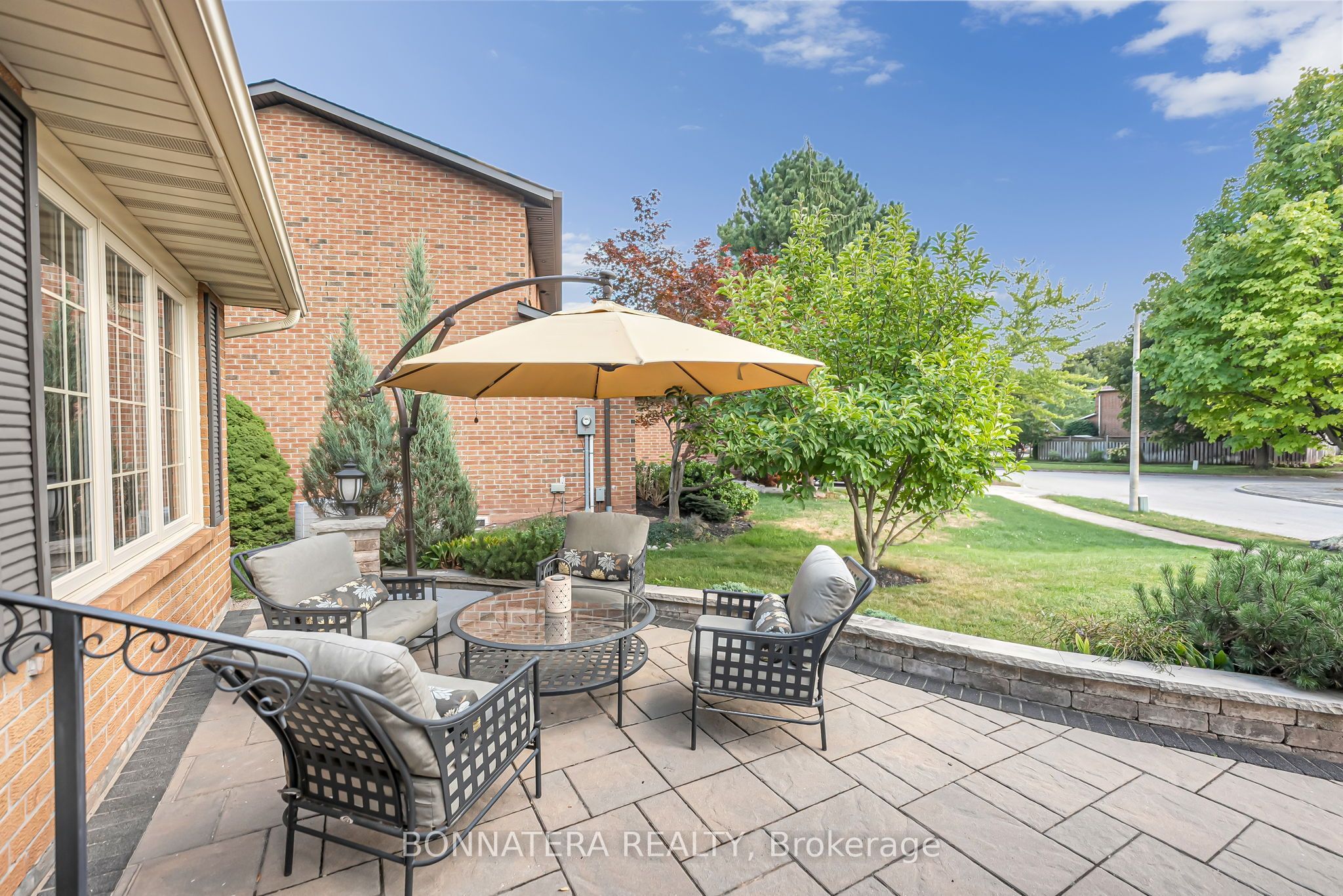 1409 Holly Court, Oakville, ON L6H 3H4 photo 4