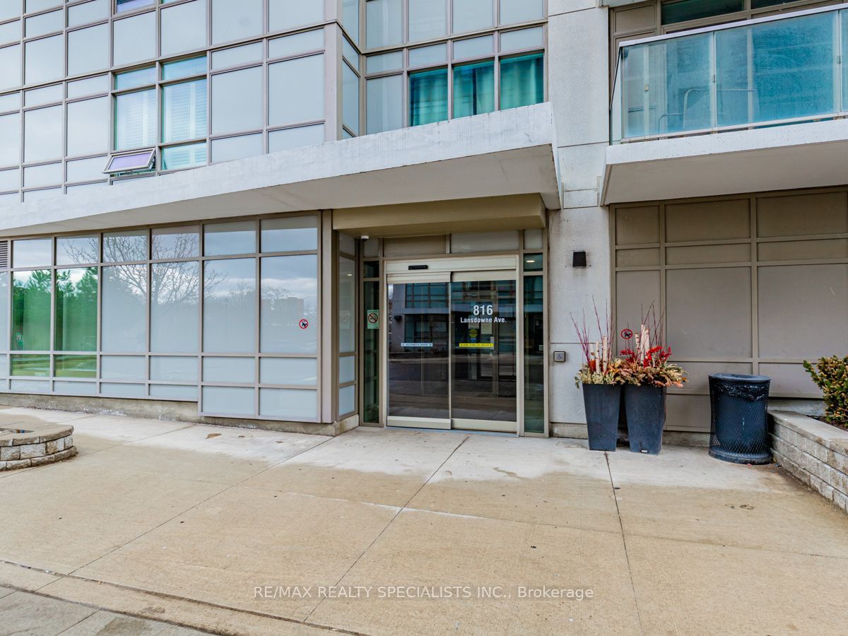 816 Lansdowne Avenue 1302, Toronto, ON M6H 4K6 photo 2