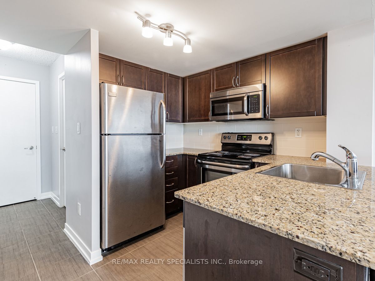 816 Lansdowne Avenue 1302, Toronto, ON M6H 4K6 photo 4