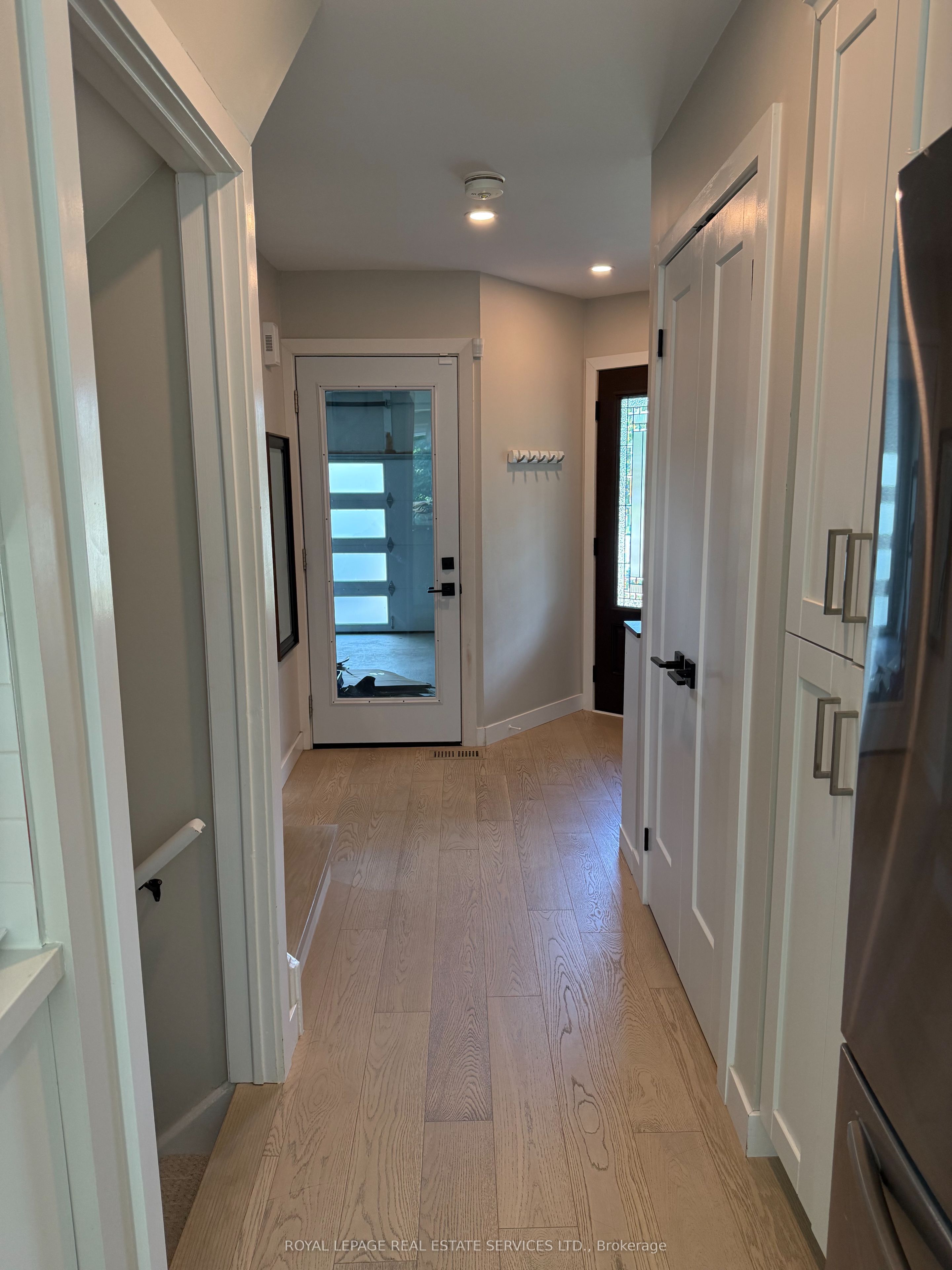 3122 Sandcliffe Court, Burlington, ON L7M 3H1 photo 3