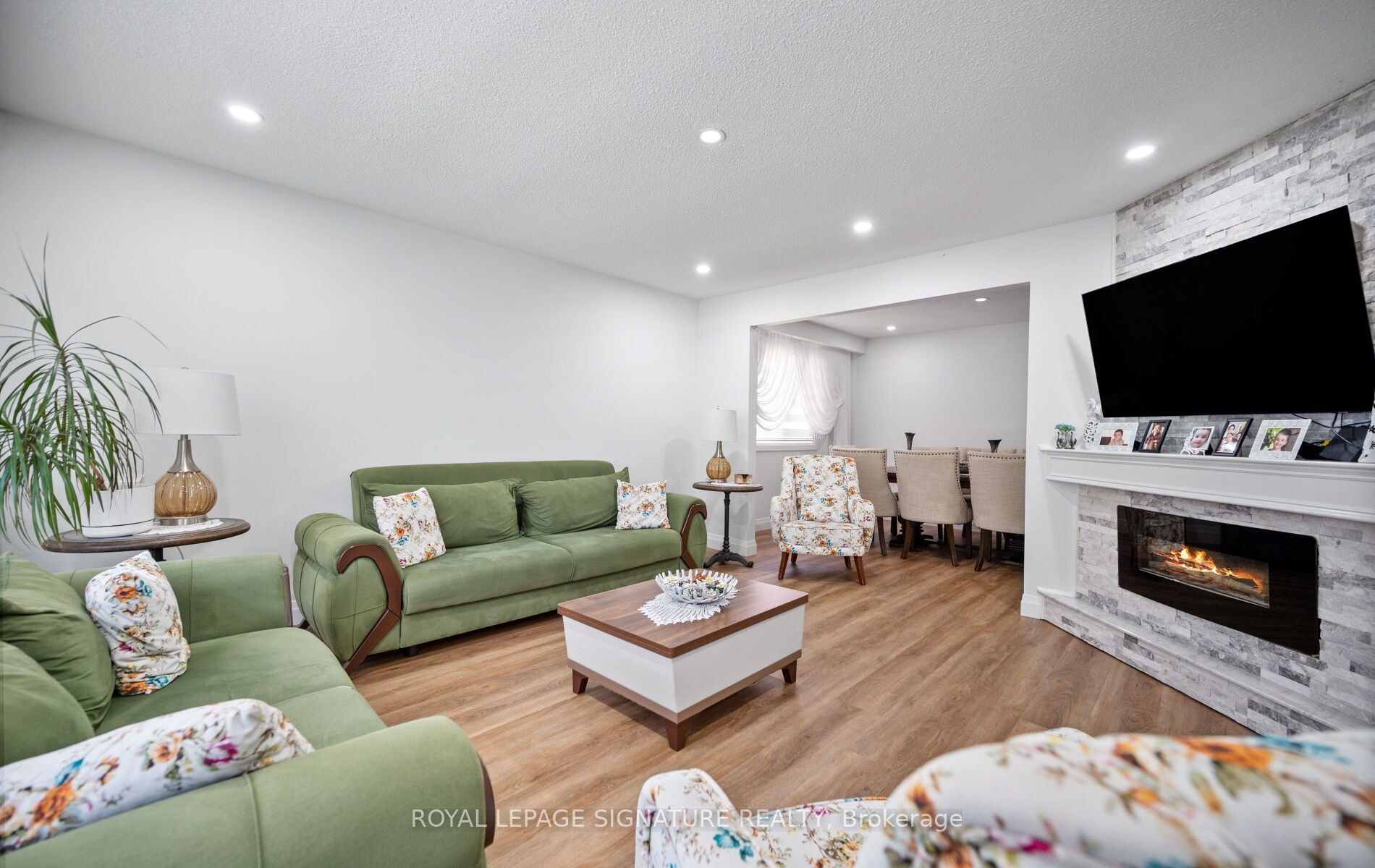 2221 Florian Road, Mississauga, ON L5A 3Y9 photo 3