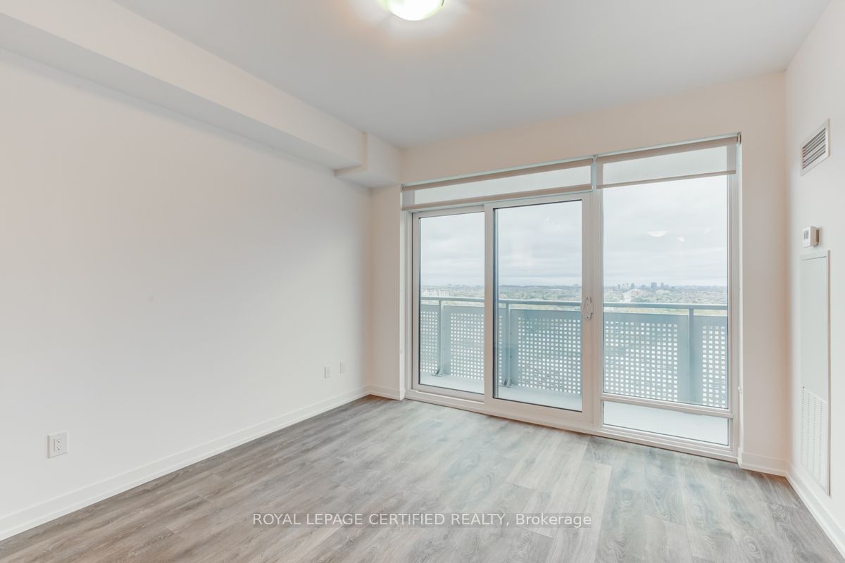 2520 Eglinton Avenue W 1612, Mississauga, ON L5M 0Y4 photo 3