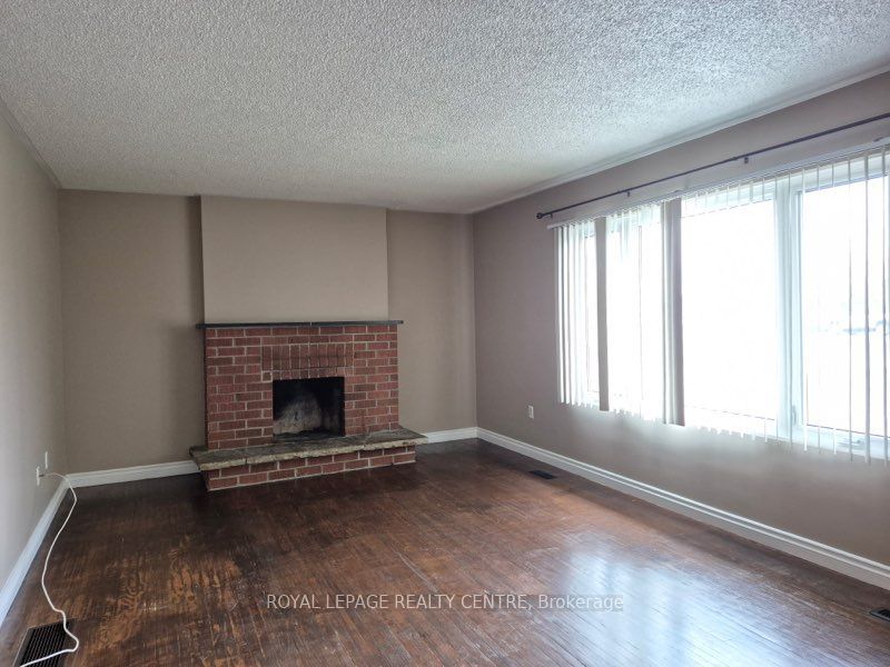 358 Derry Road West Road, Mississauga, ON L5M 2B5 photo 2