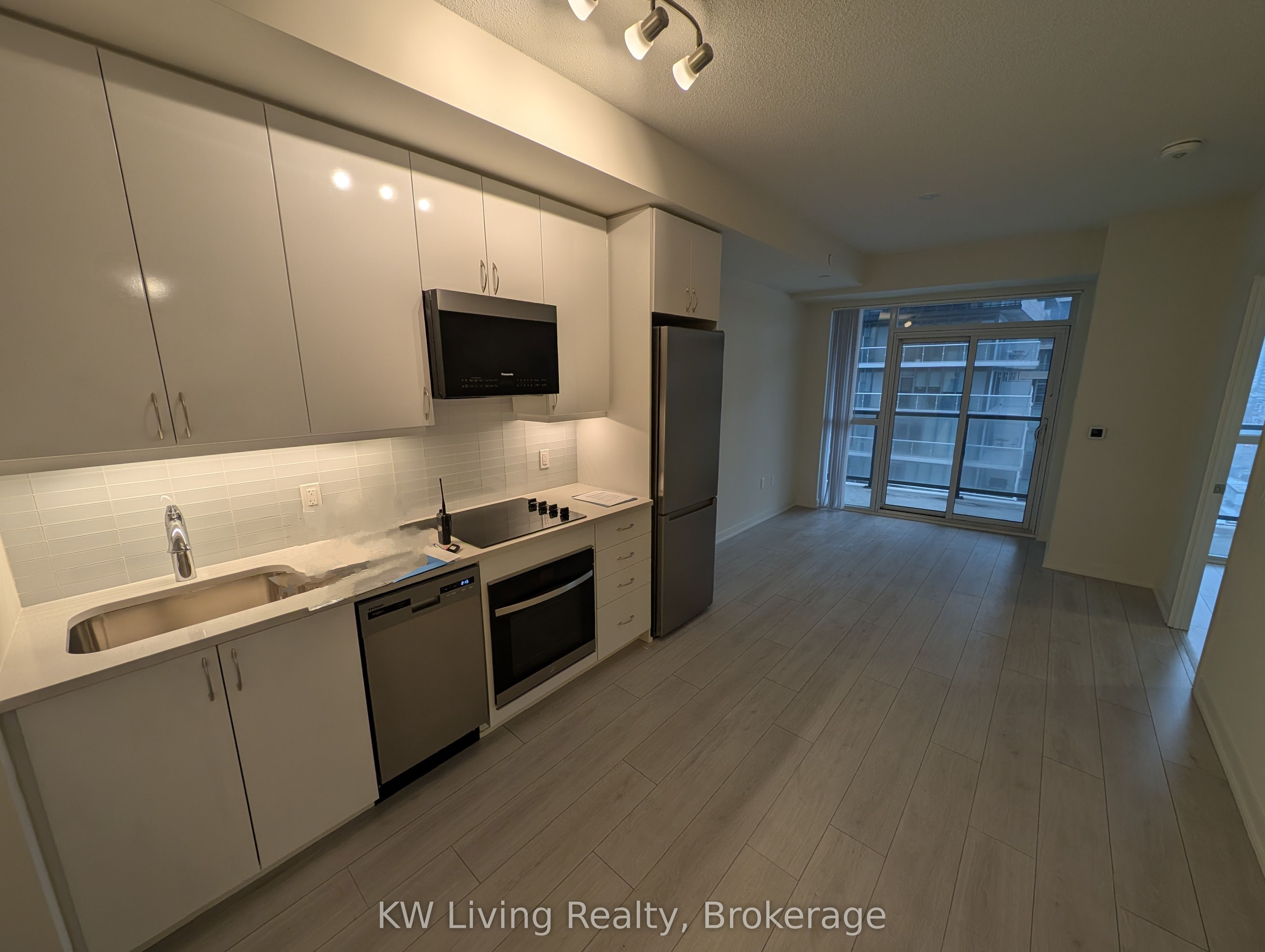 38 Annie Craig Drive 907, Toronto, ON M8V 0G9 photo 2