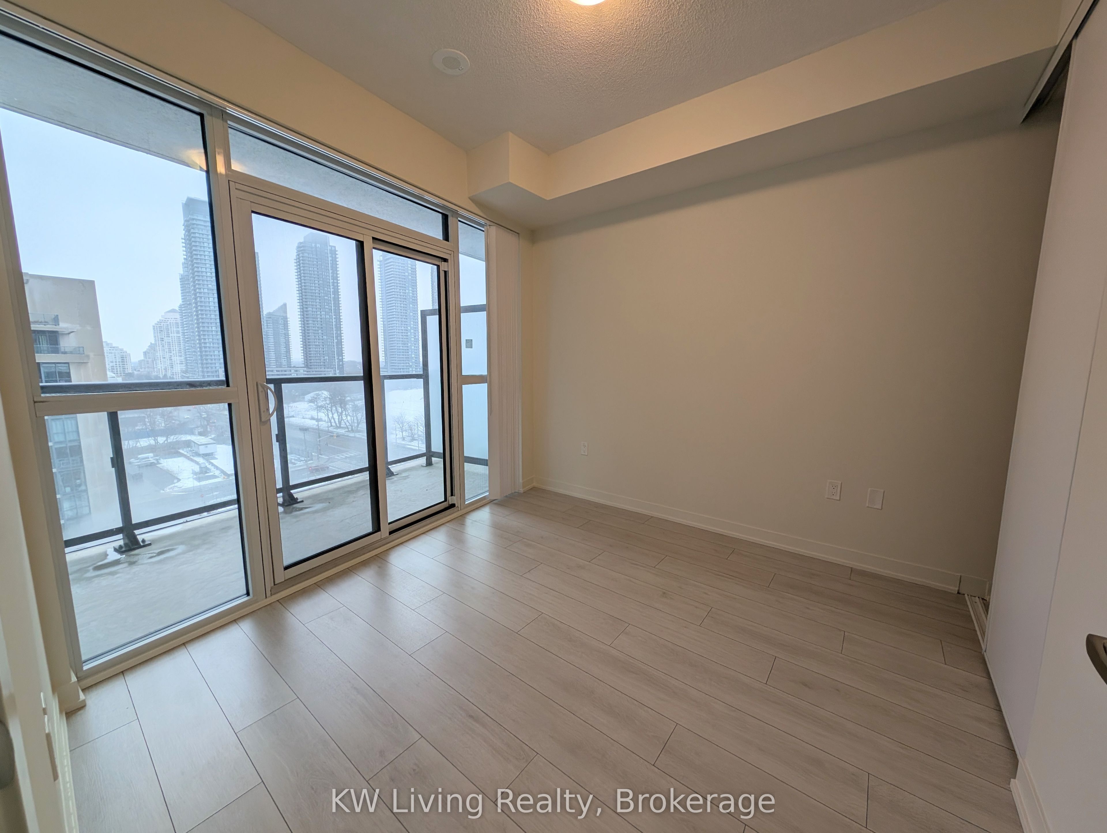 38 Annie Craig Drive 907, Toronto, ON M8V 0G9 photo 5