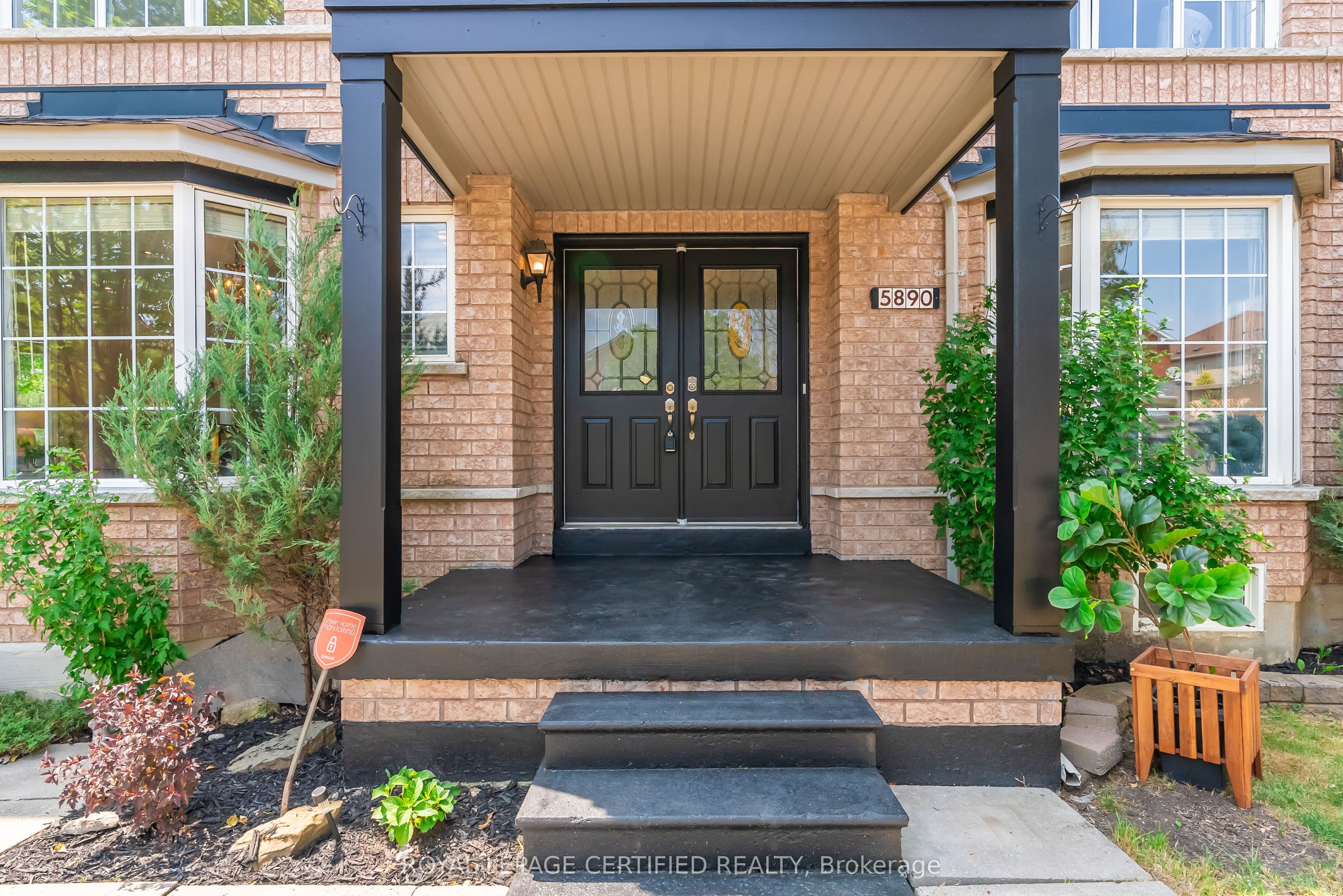 5890 Tampico Way, Mississauga, ON L5M 6Y9 photo 2