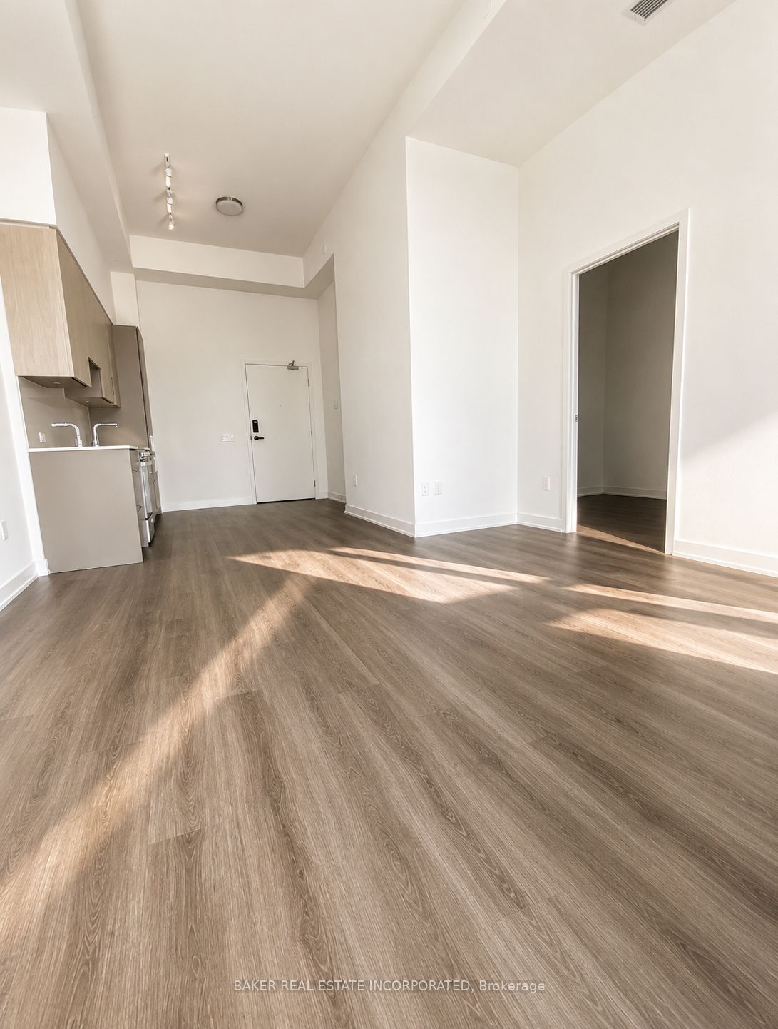 3883 Quartz Road 604, Mississauga, ON L5B 0M4 photo 3
