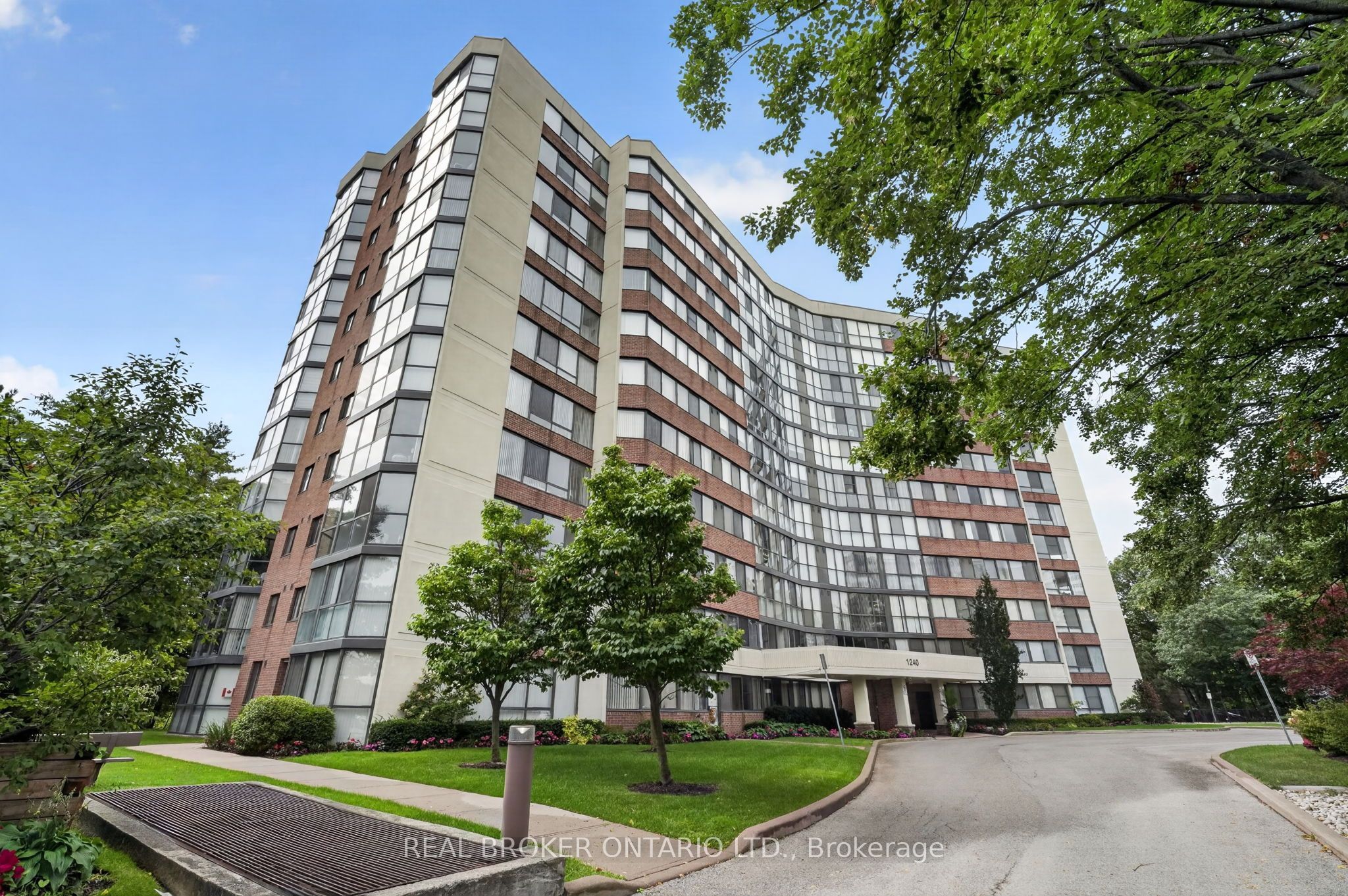 1240 Marlborough Court 904, Oakville, ON L6H 3K7