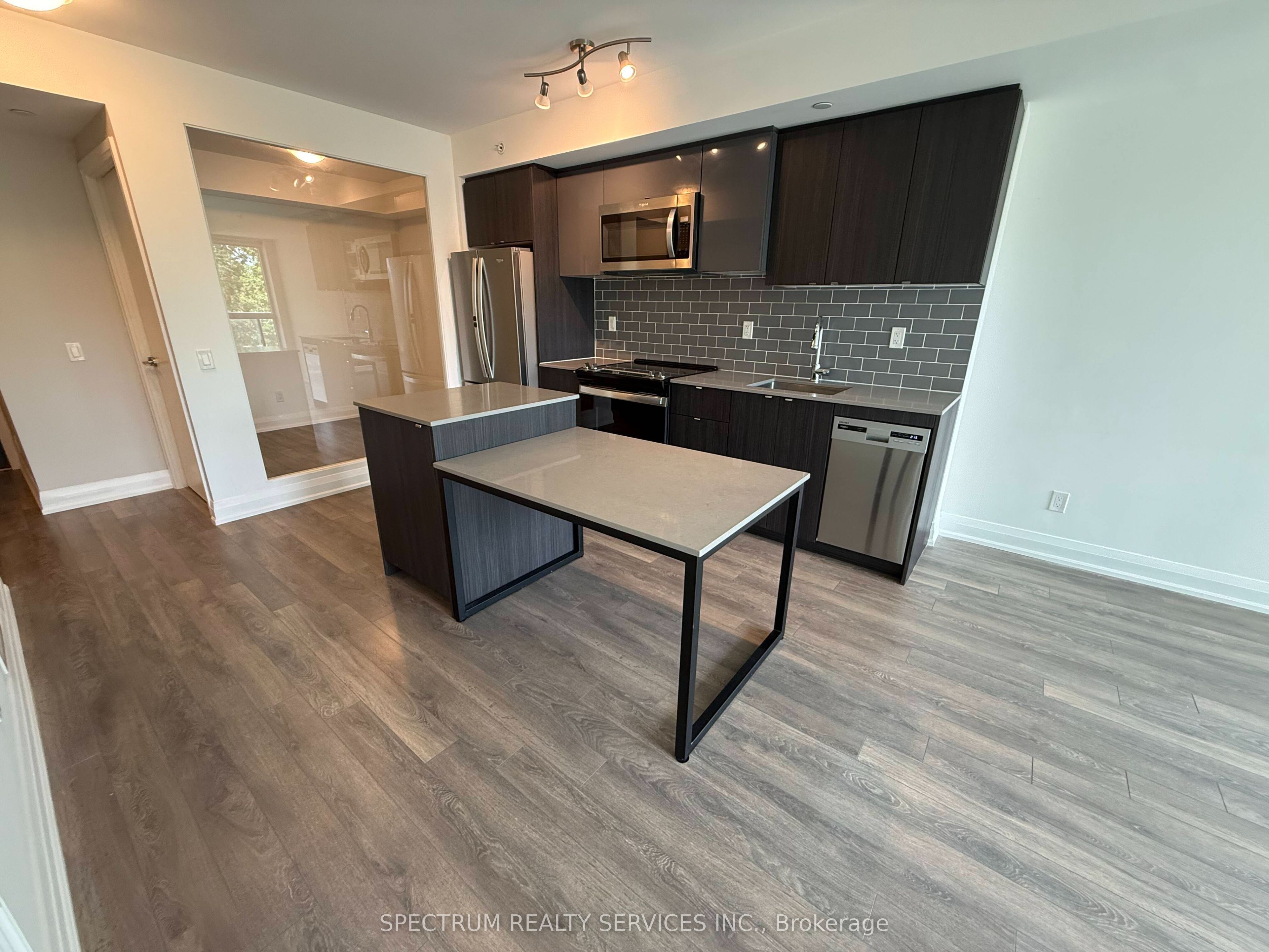 1461 Lawrence Avenue W 307, Toronto, ON M6L 0A6 photo 2