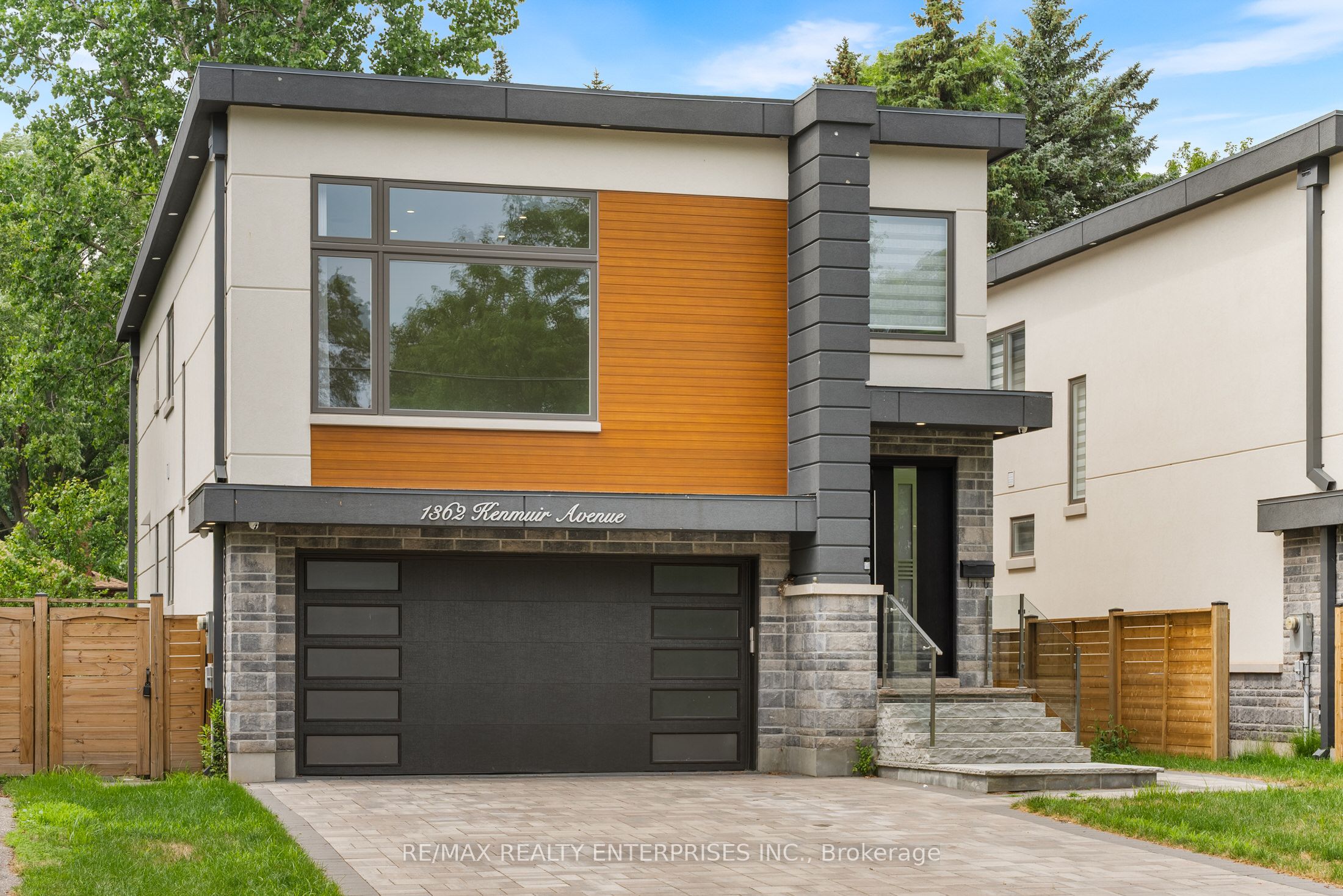1362 Kenmuir Avenue, Mississauga, ON L5G 4B4 photo 2