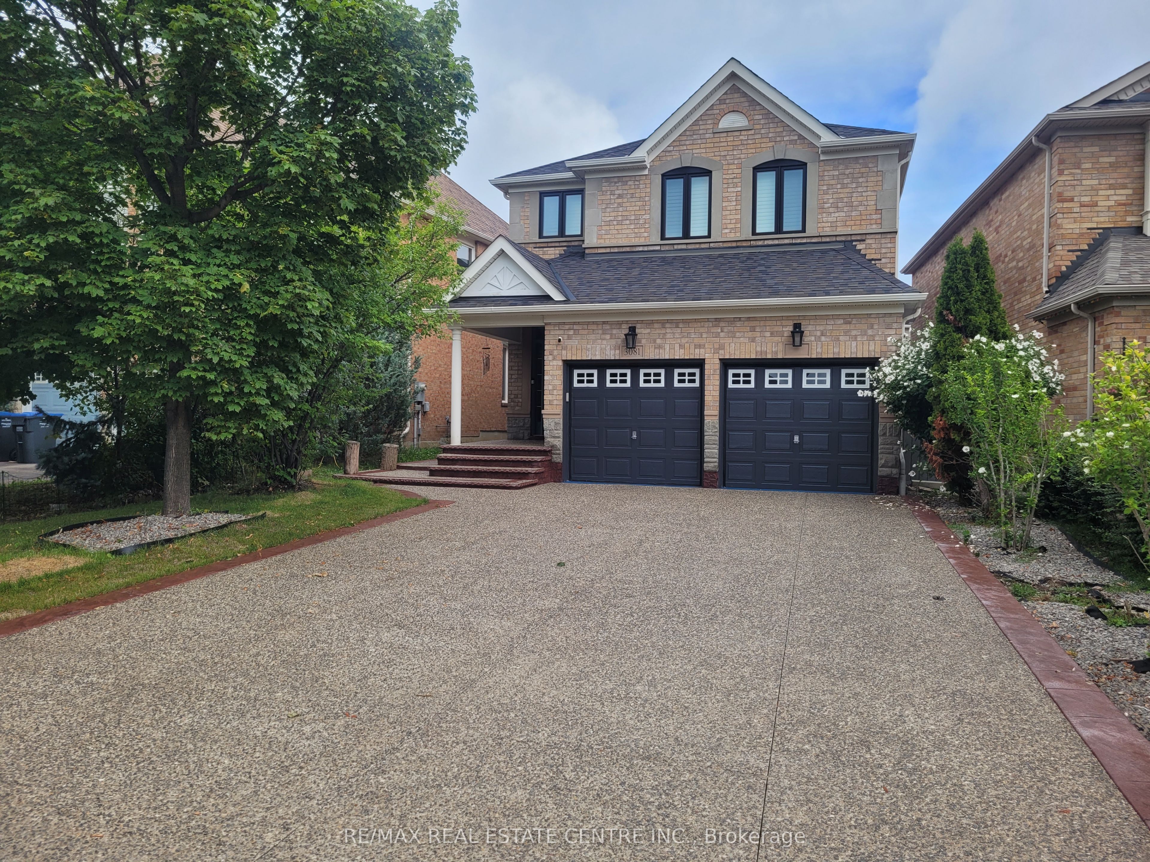 3081 Mission Hill Drive, Mississauga, ON L5M 0B8 photo 2