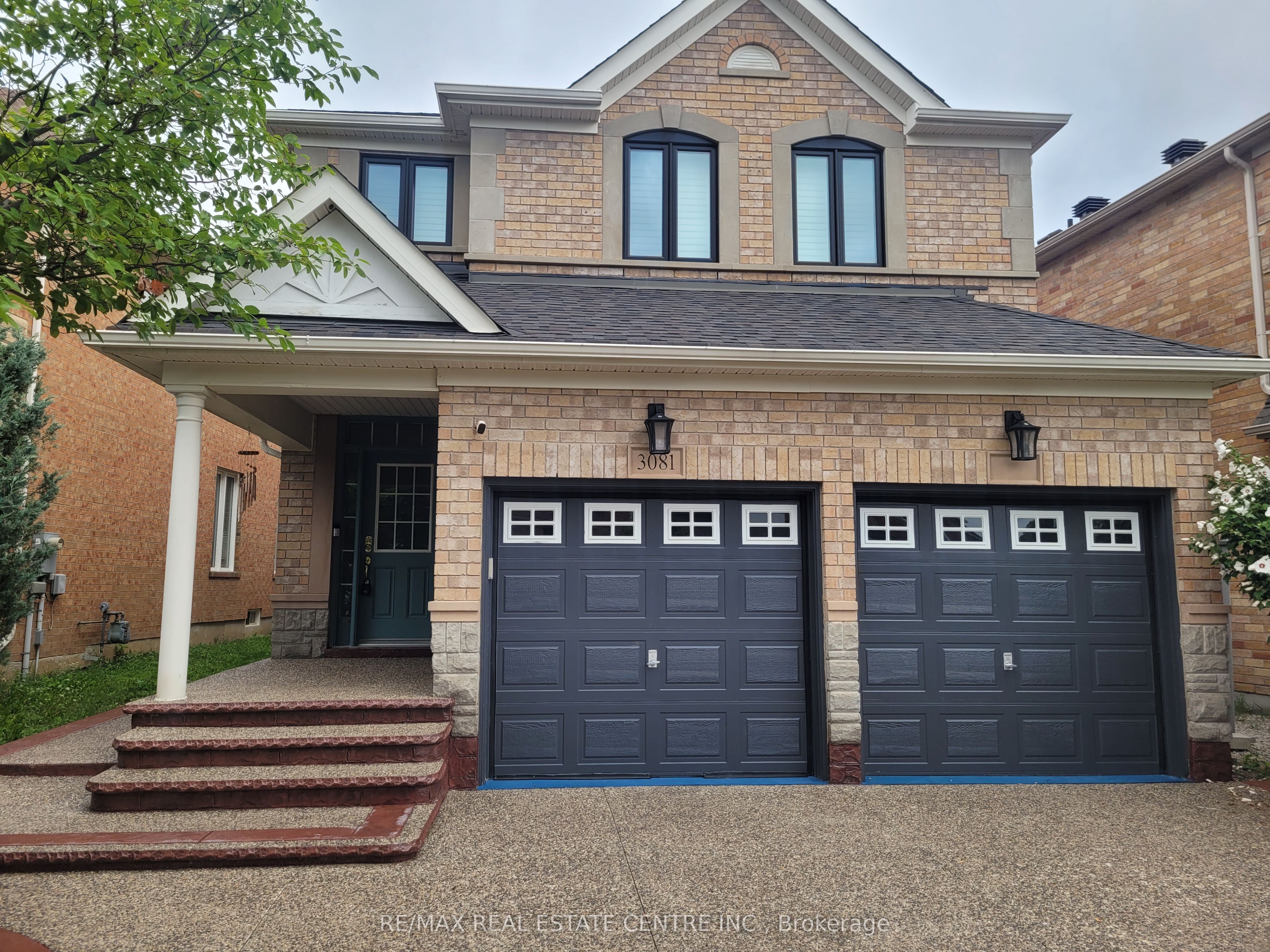3081 Mission Hill Drive, Mississauga, ON L5M 0B8 photo 3