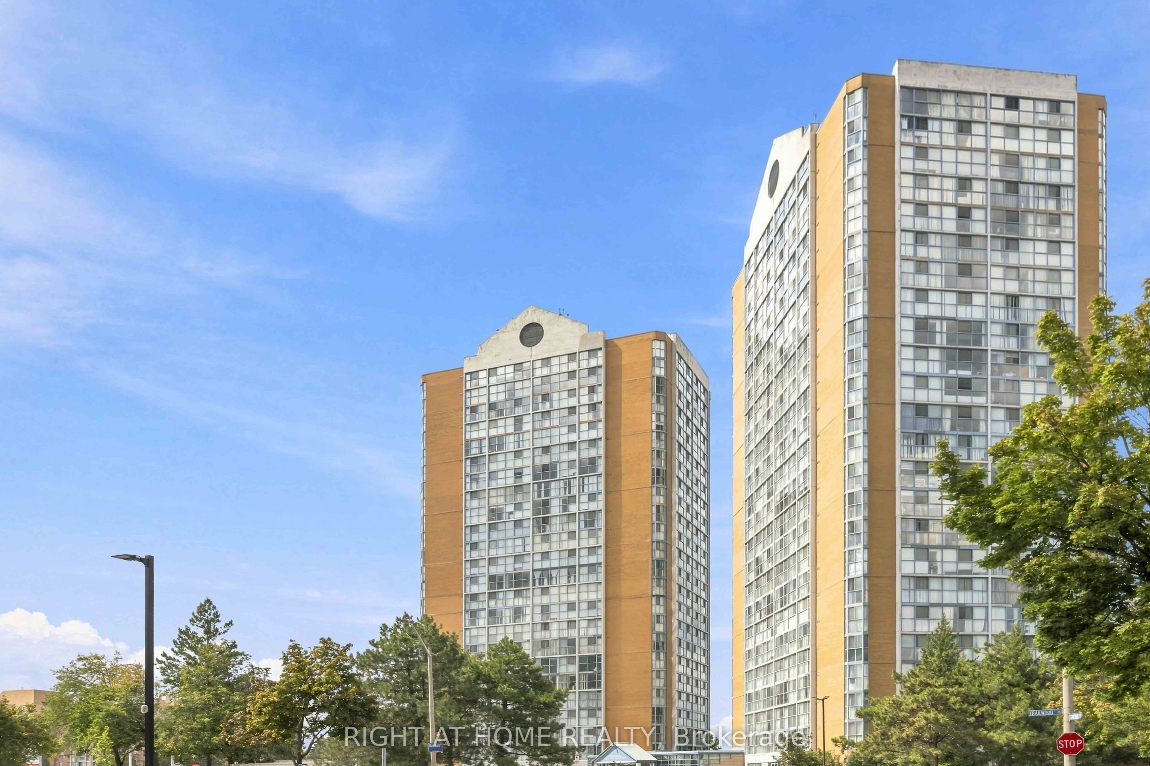 25 Trailwood Drive 2407, Mississauga, ON L4Z 3K9 photo 2
