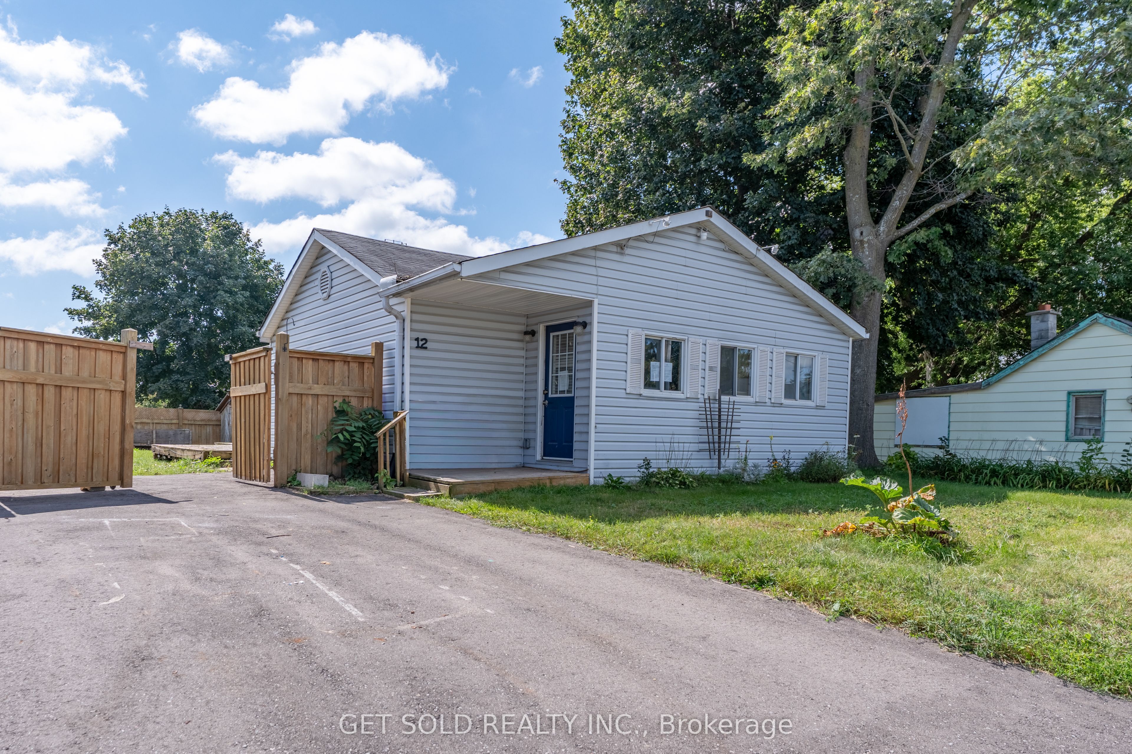 12 Vimy Street, Halton Hills, ON L7J 1S1