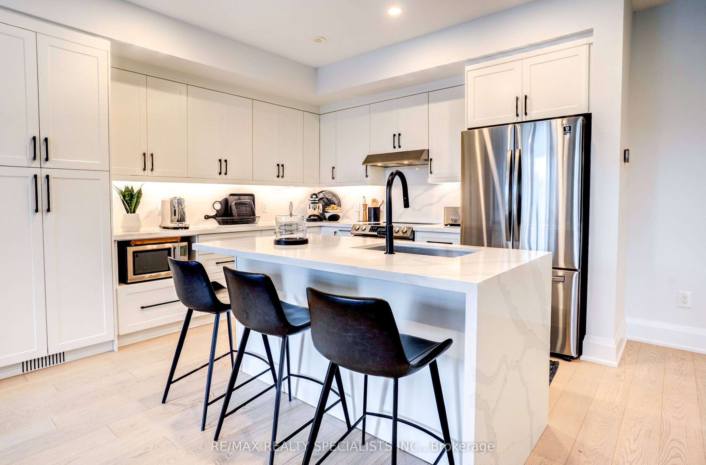 423 Rockwell Common, Oakville, ON L6H 0R7 photo 4