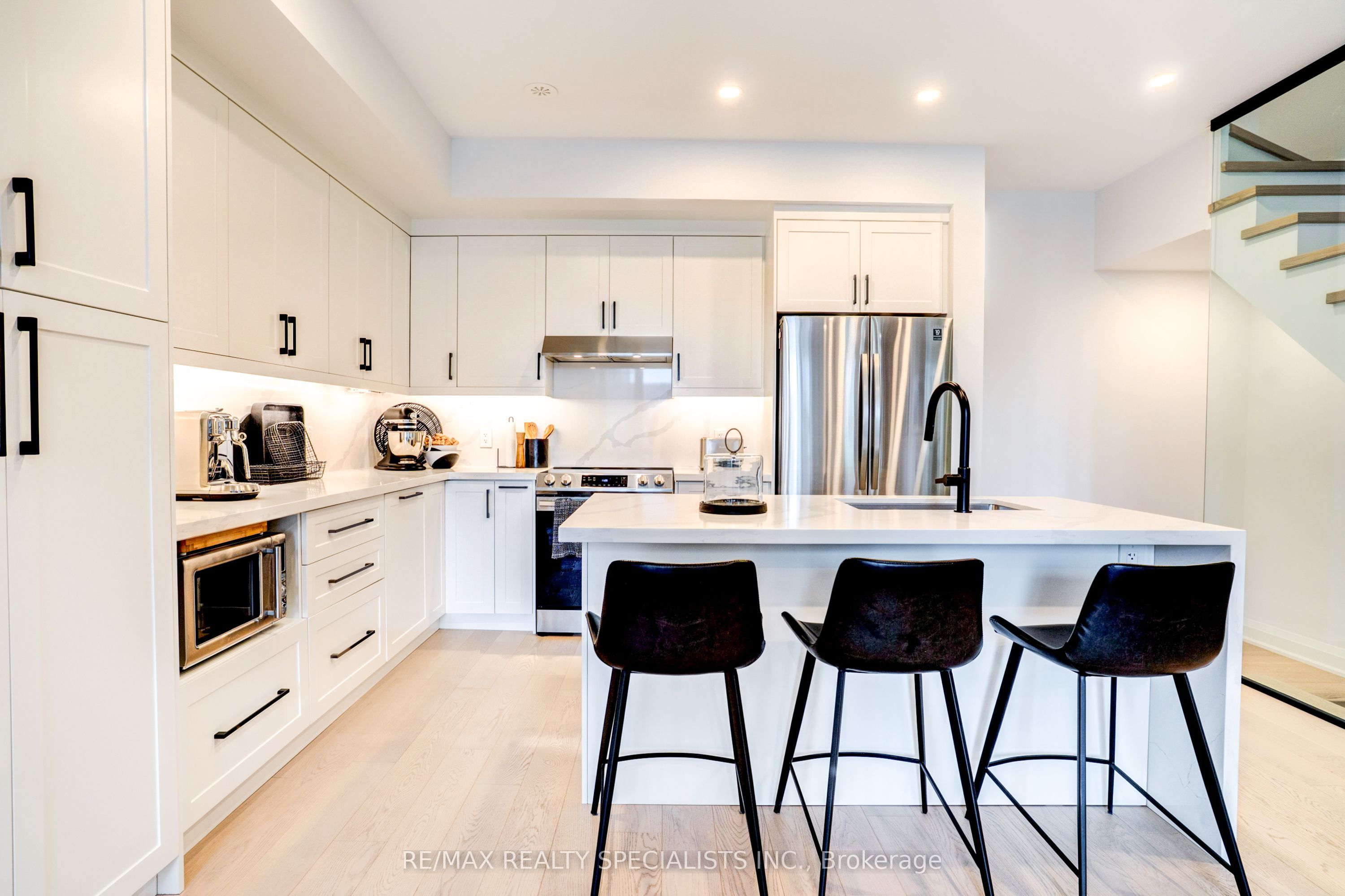 423 Rockwell Common, Oakville, ON L6H 0R7 photo 5