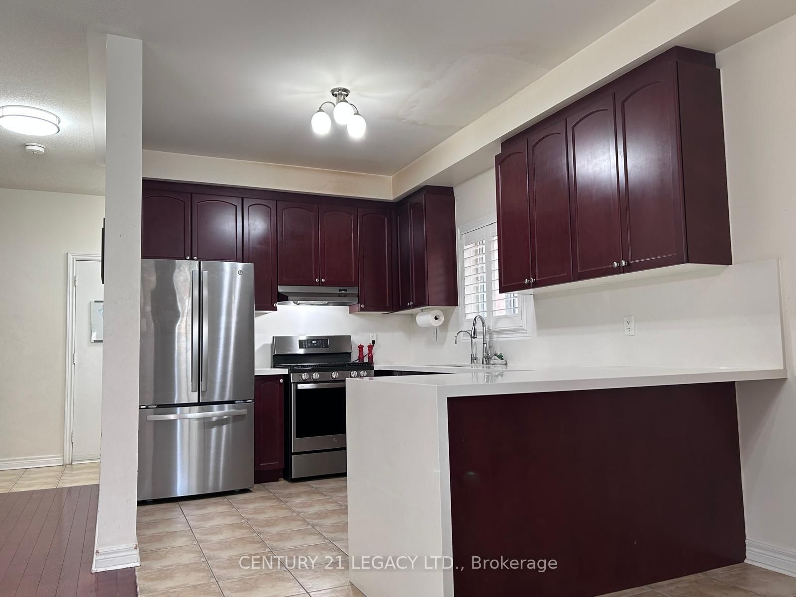 385 Comiskey Crescent, Mississauga, ON L5W 0C6 photo 5