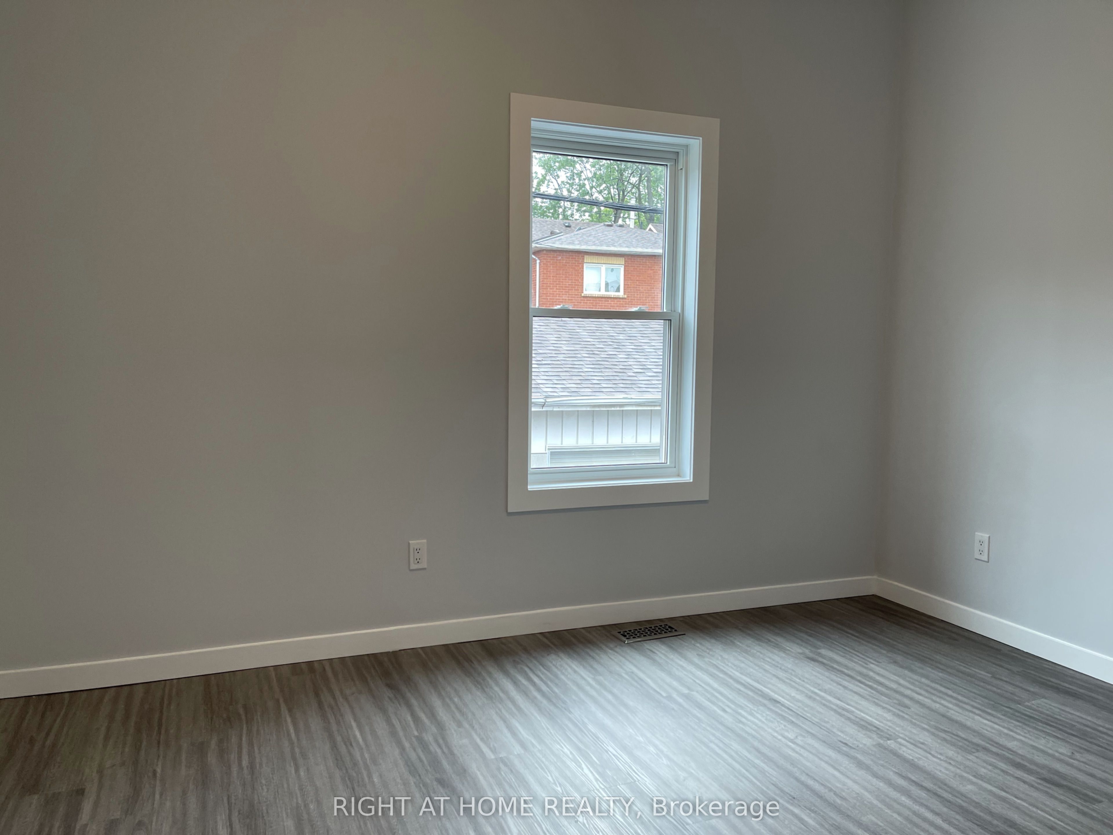 980 Ossington Avenue Laneway Suite, Toronto, ON M6G 3V7 photo 4