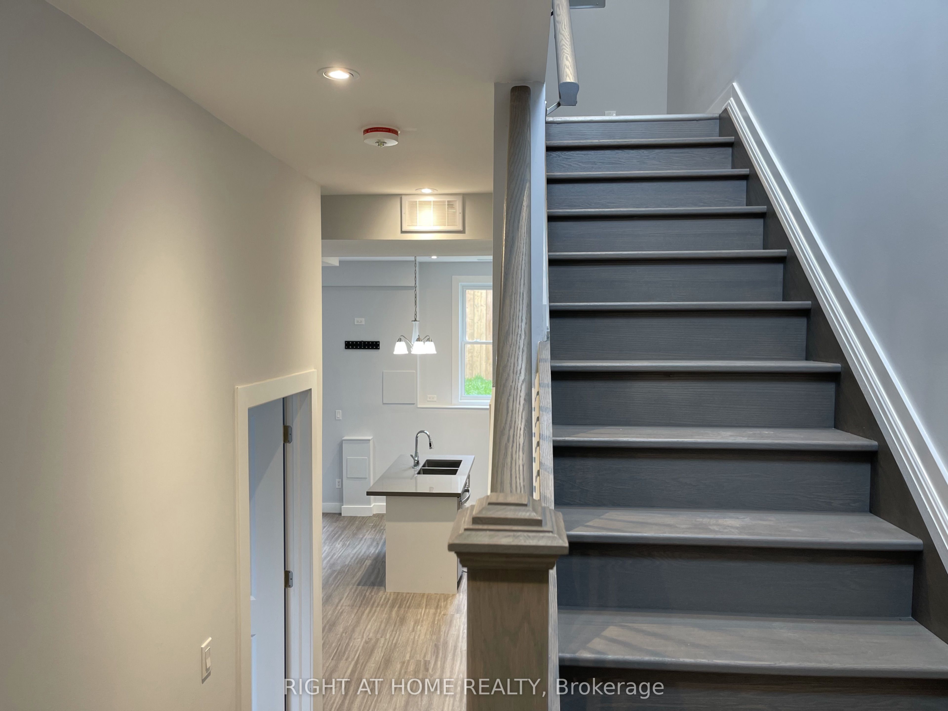 980 Ossington Avenue Laneway Suite, Toronto, ON M6G 3V7 photo 5