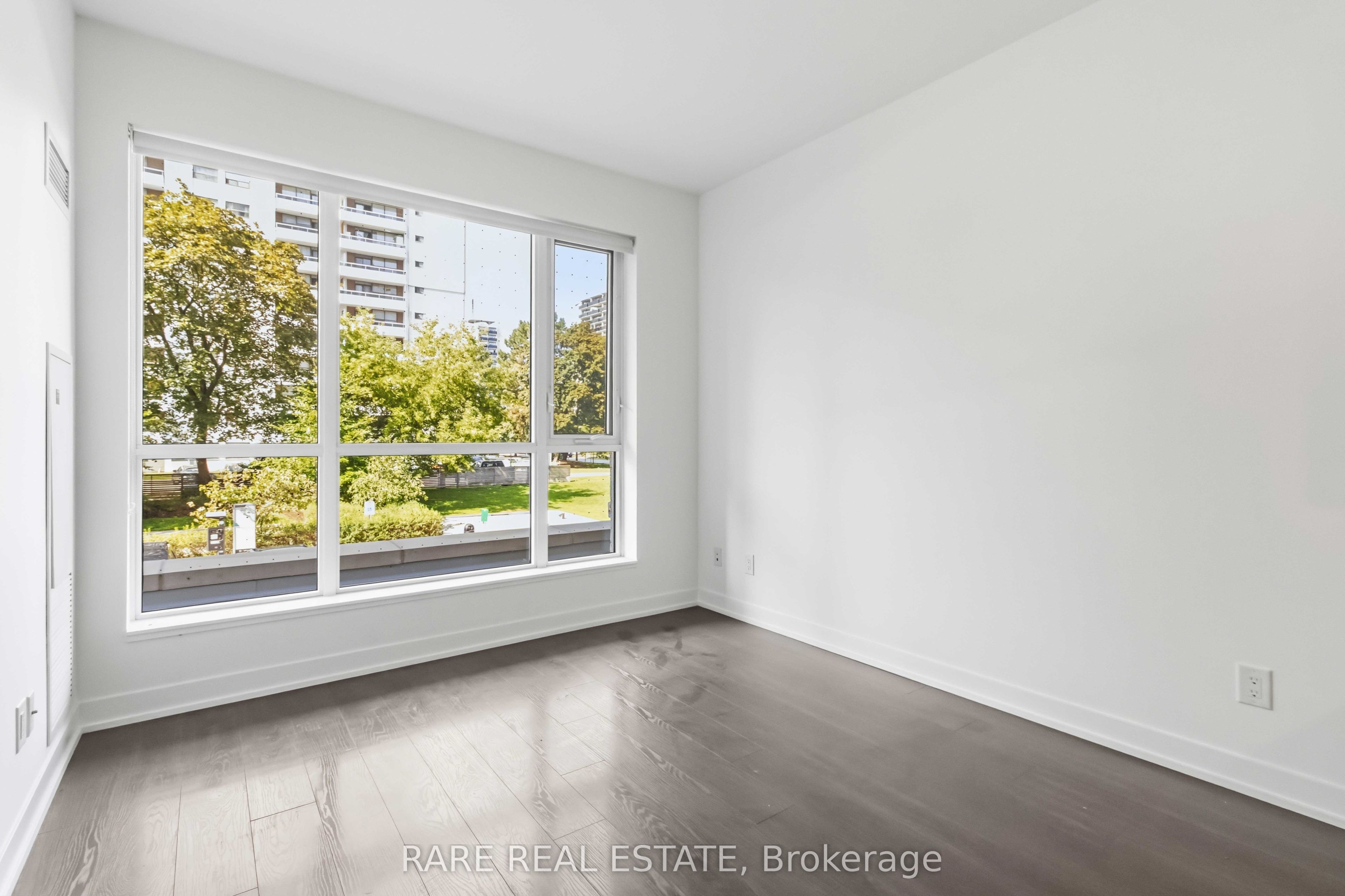 1830 Bloor Street W 209, Toronto, ON M6P 0A2 photo 3