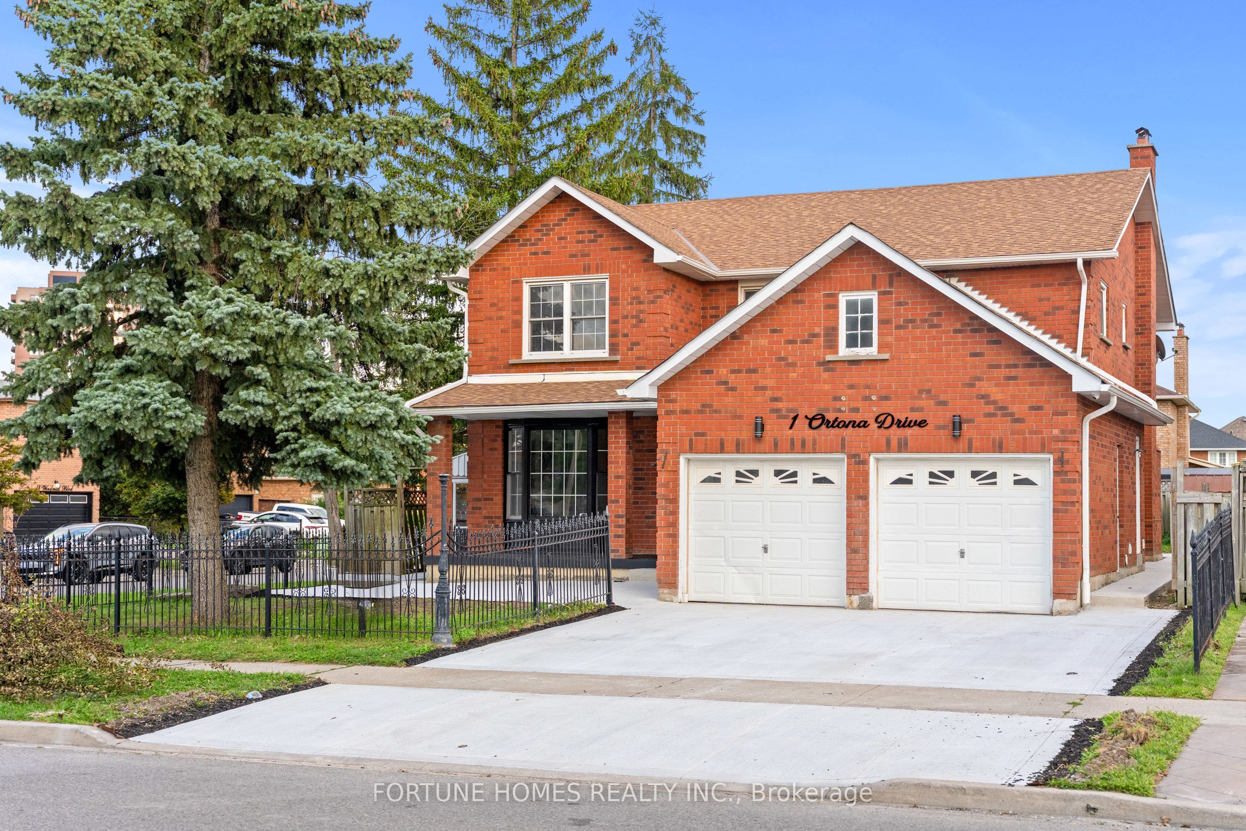 1 Ortona Drive, Brampton, ON L6Y 3C9