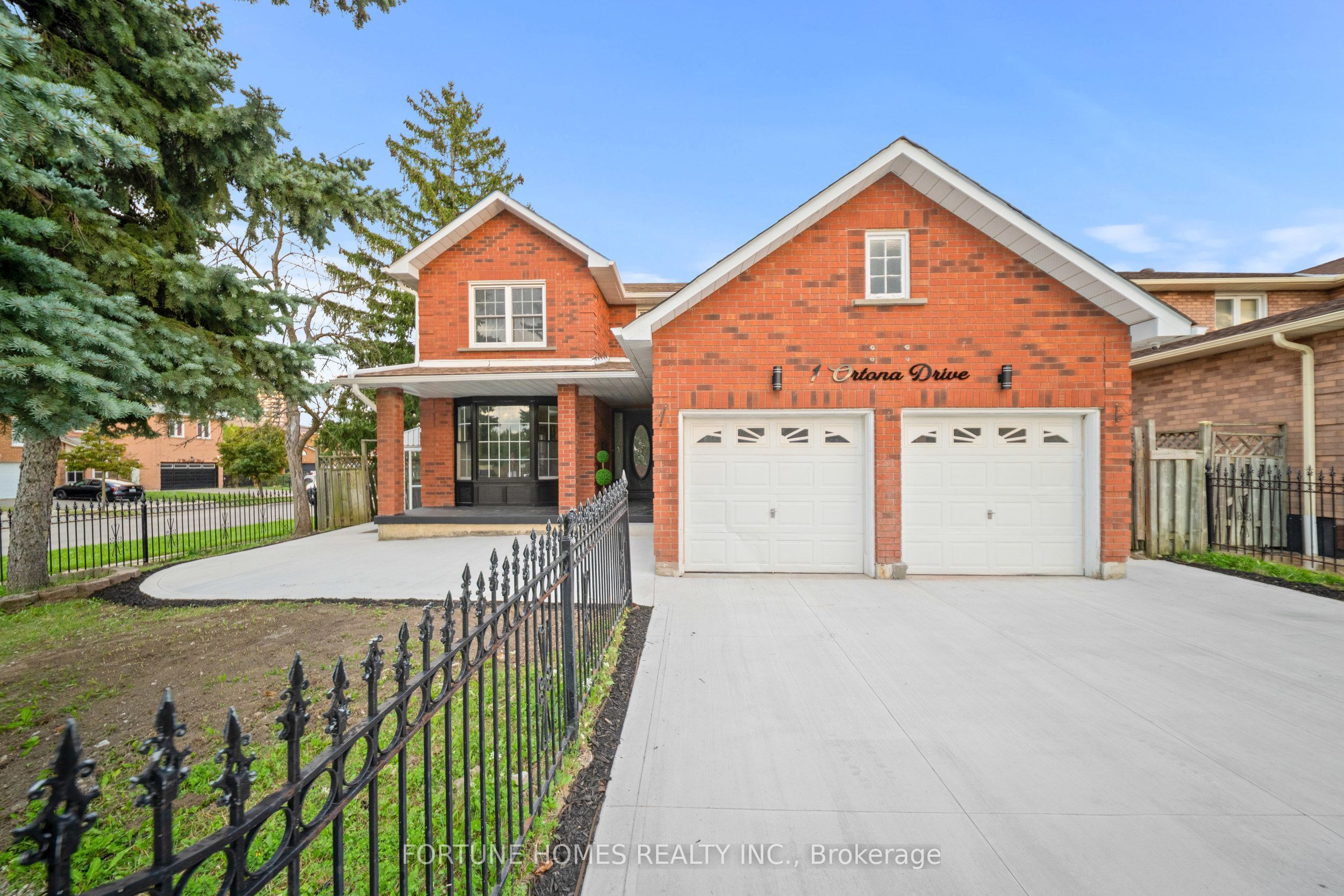 1 Ortona Drive, Brampton, ON L6Y 3C9 photo 2