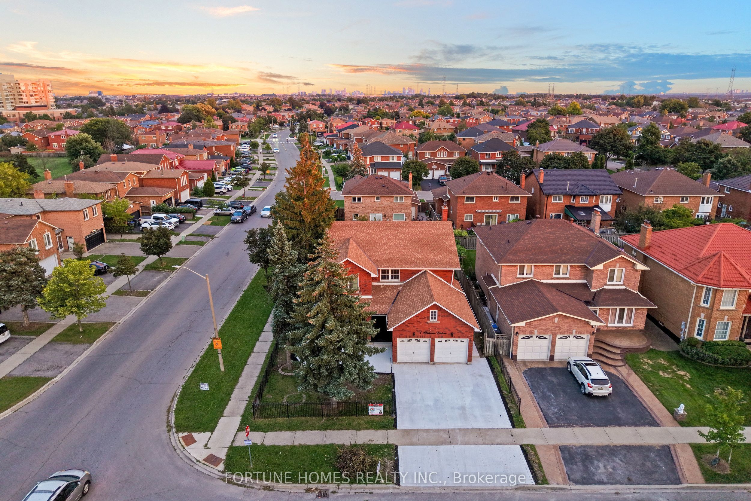 1 Ortona Drive, Brampton, ON L6Y 3C9 photo 3