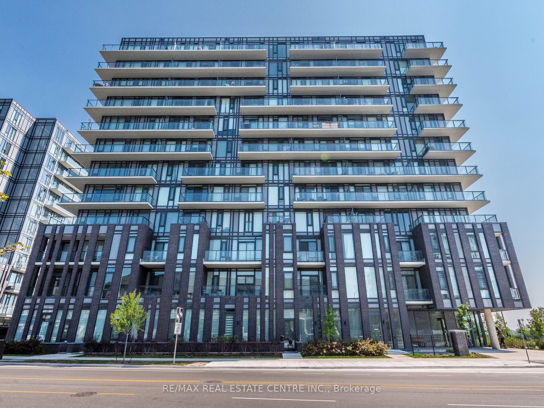 215 VETERANS Drive 211, Brampton, ON L7A 5L6
