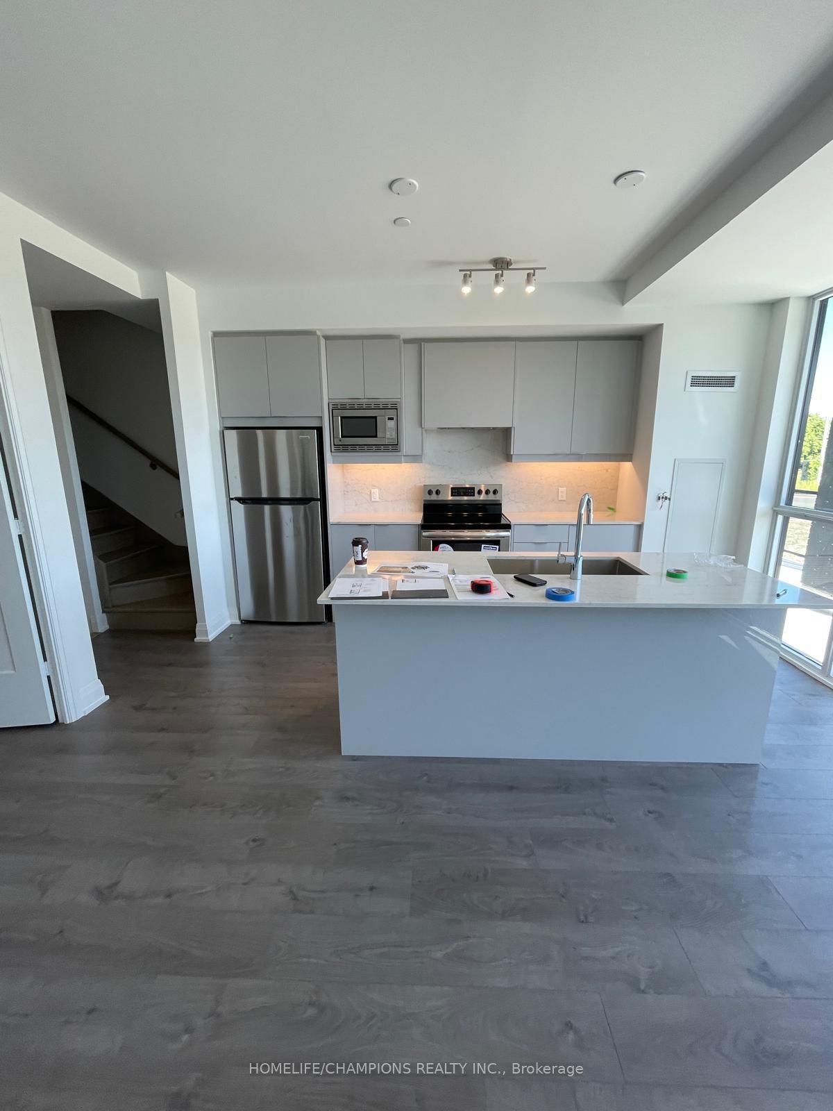 60 George Butchart Drive 5, Toronto, ON M3K 0E1 photo 3
