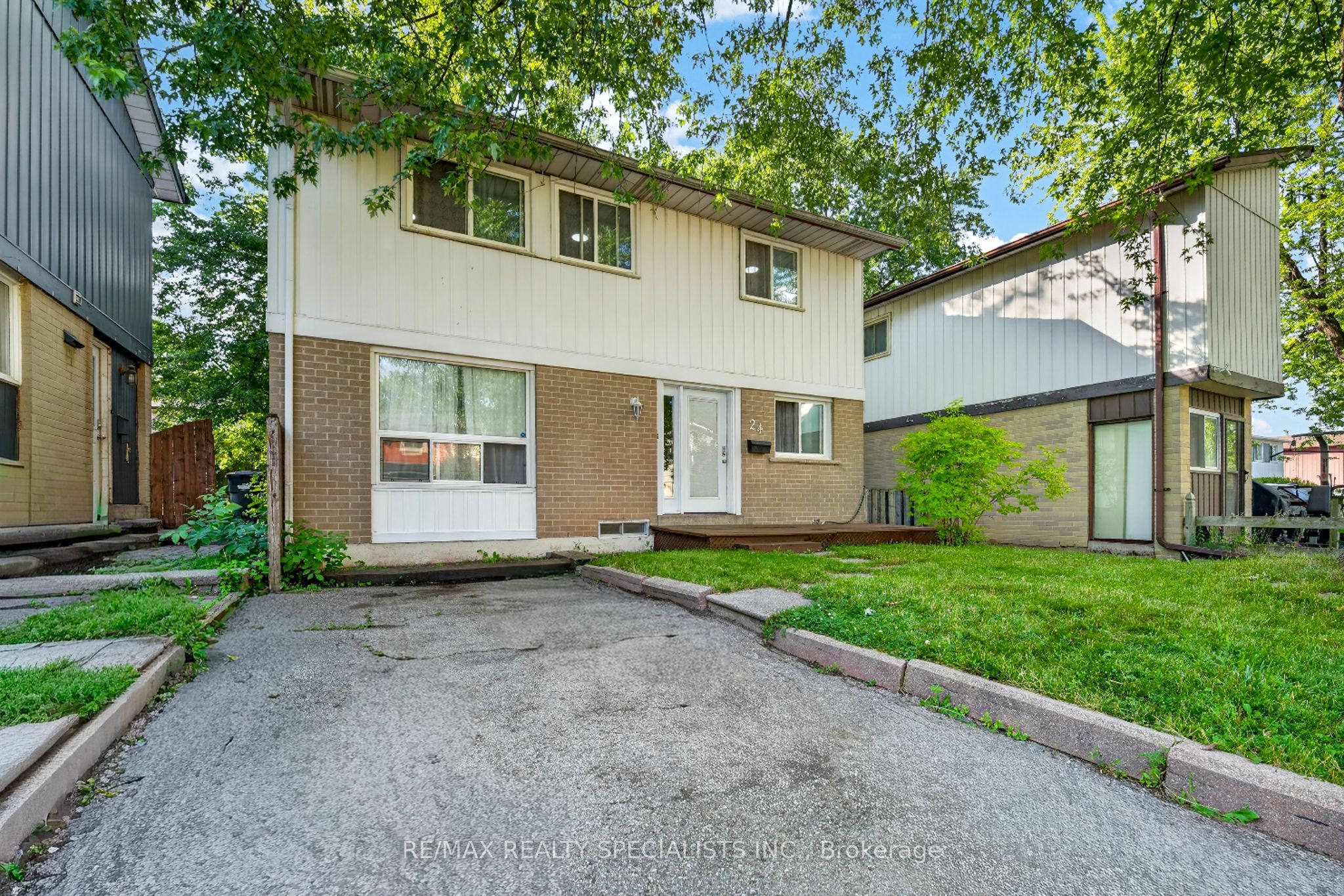 24 Garrison Square, Brampton, ON L6S 2H3