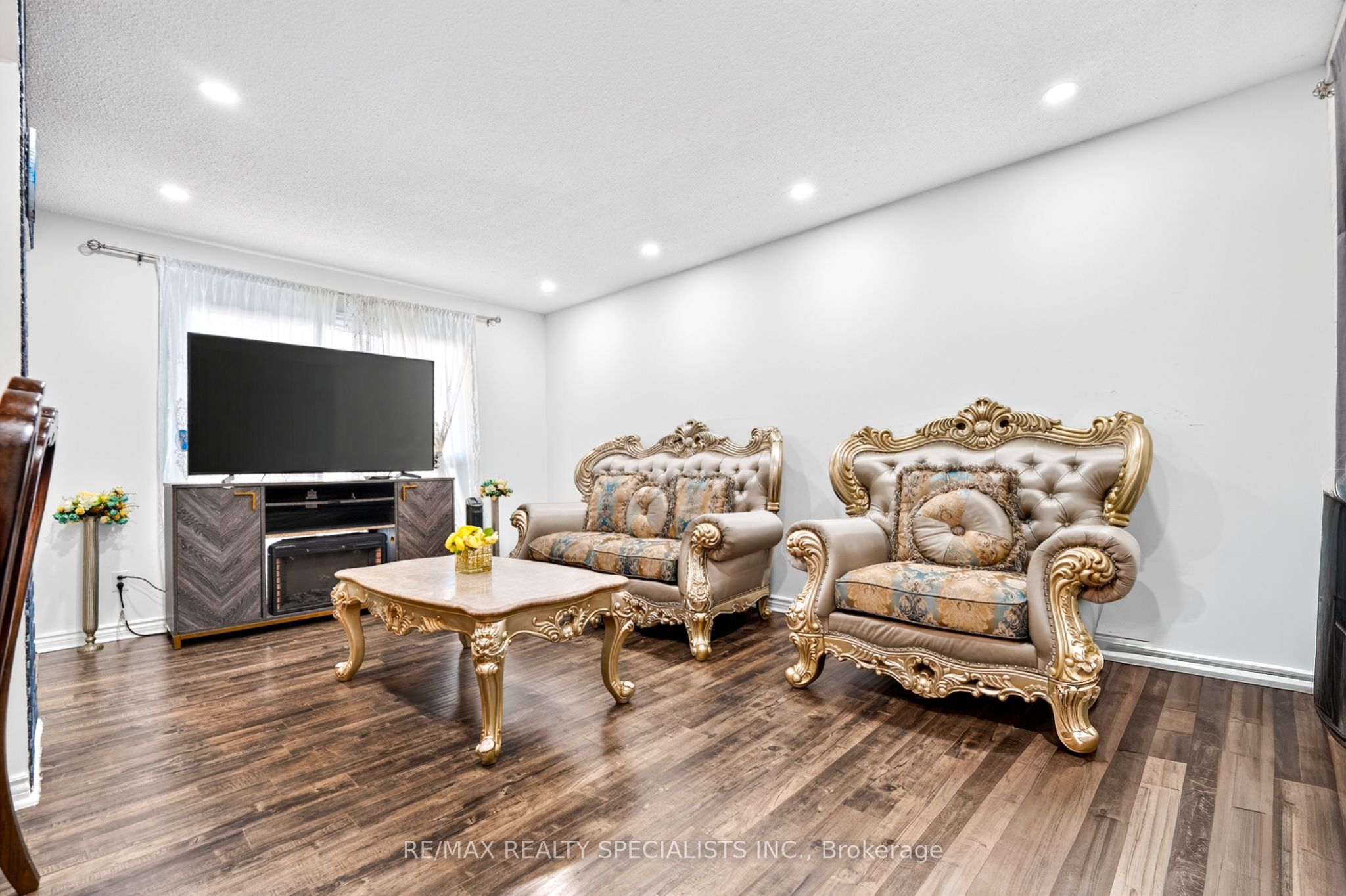 24 Garrison Square, Brampton, ON L6S 2H3 photo 3