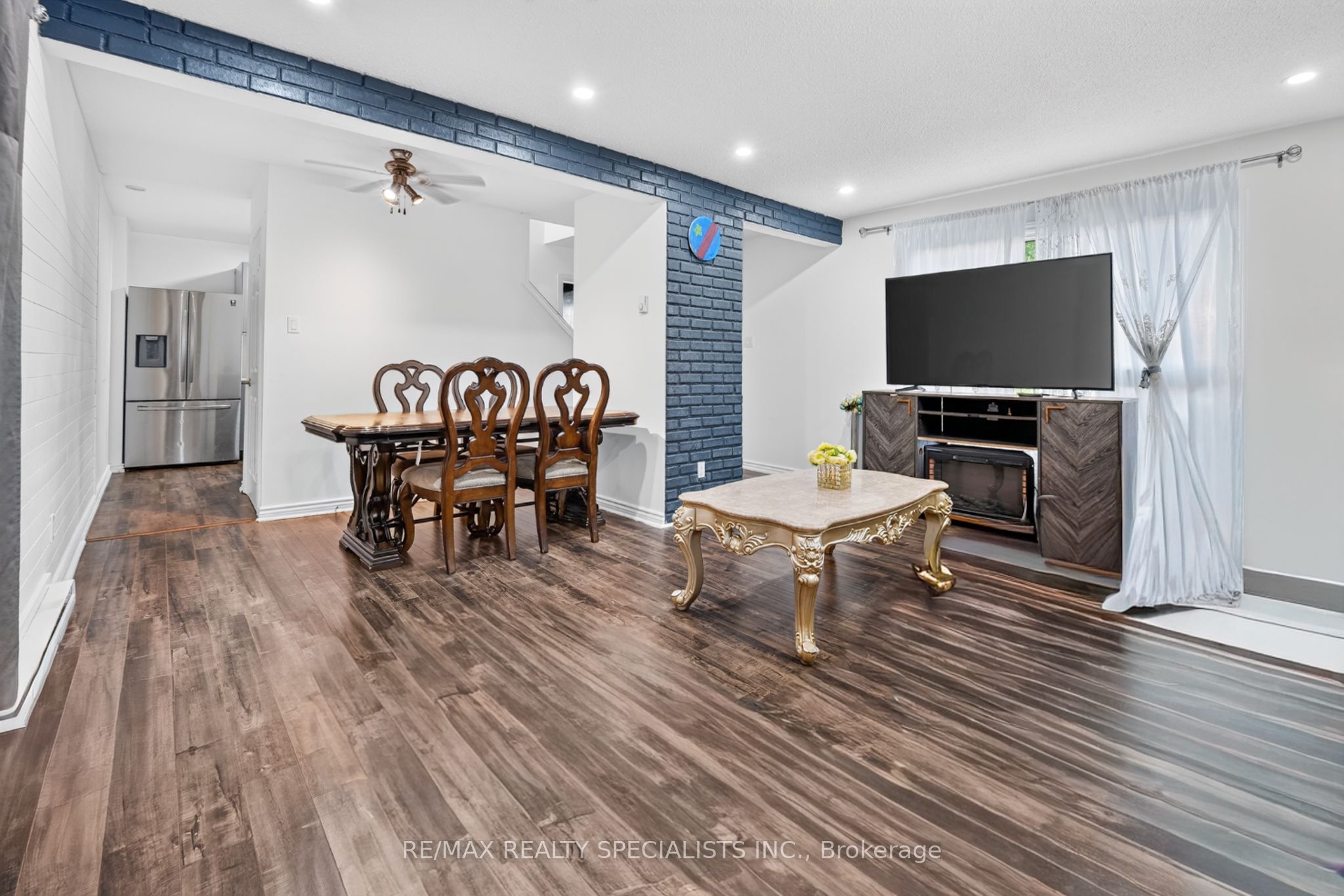 24 Garrison Square, Brampton, ON L6S 2H3 photo 4