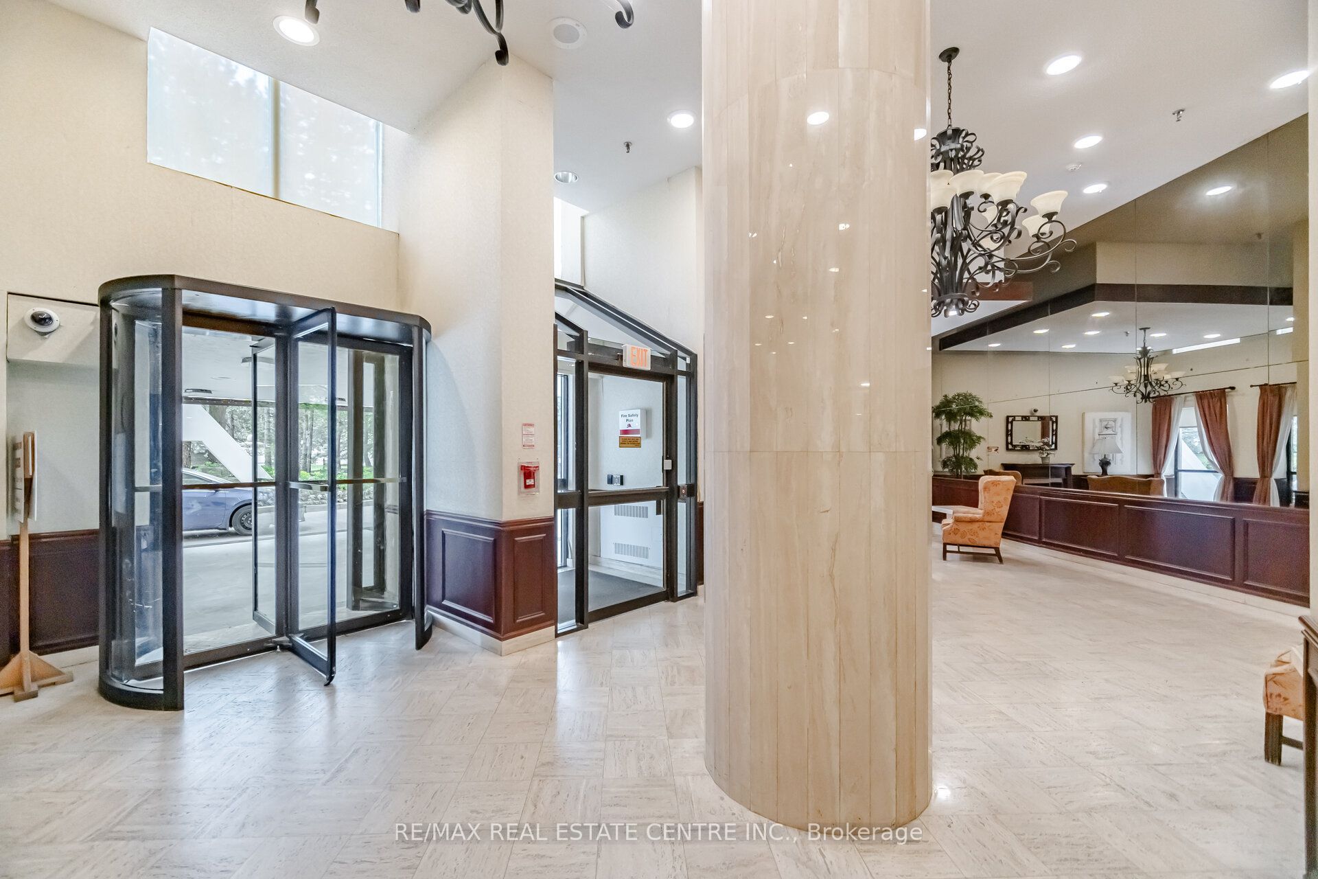 3650 Kaneff Crescent 2601, Mississauga, ON L5A 4A1 photo 2