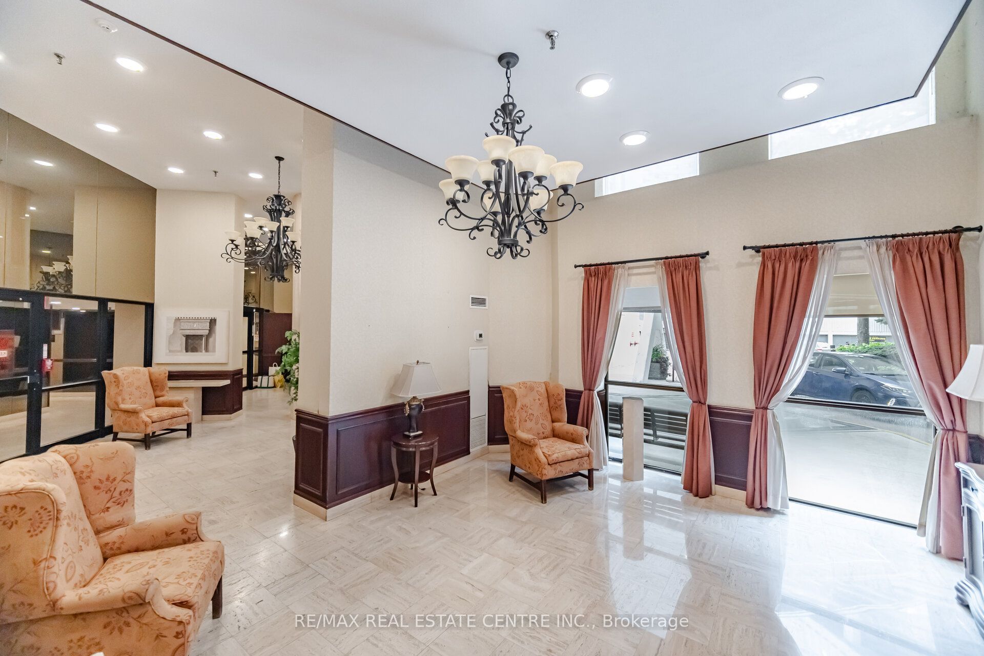 3650 Kaneff Crescent 2601, Mississauga, ON L5A 4A1 photo 5