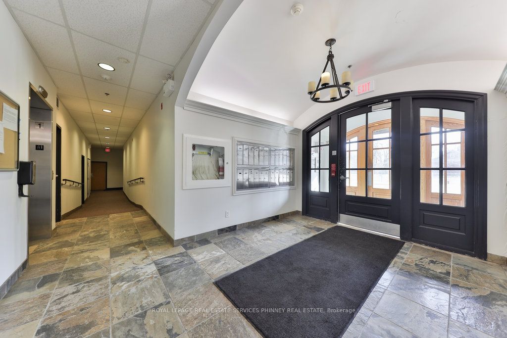 459 Kerr Street 105, Oakville, ON L6K 3C2 photo 3