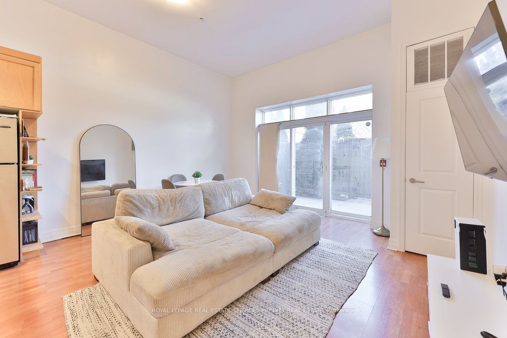 459 Kerr Street 105, Oakville, ON L6K 3C2 photo 4