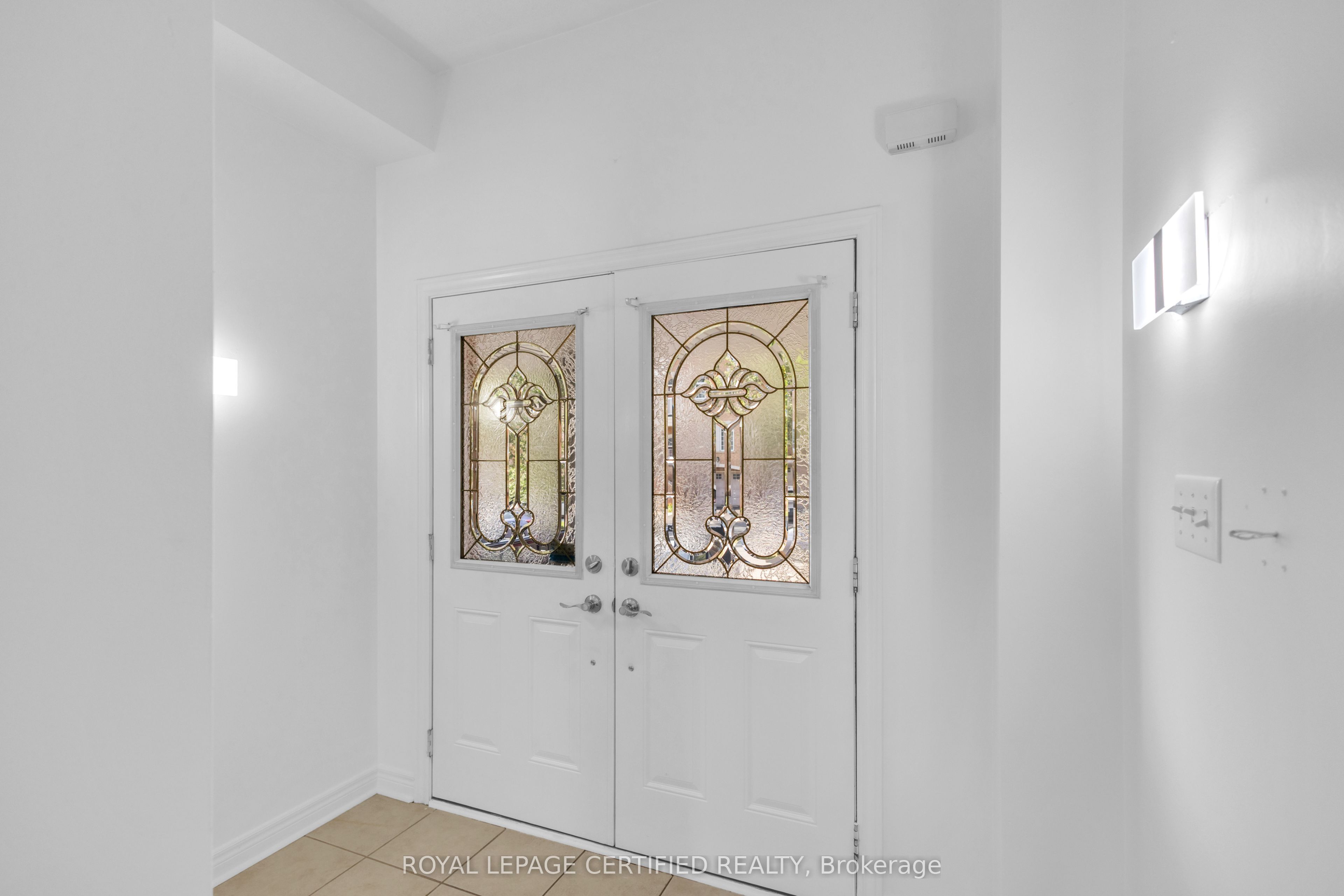 56 Pefferlaw Circle, Brampton, ON L6Y 0K1 photo 4