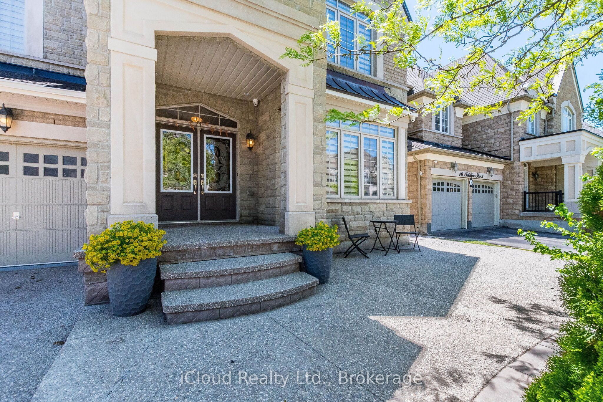 14 Solstice Street, Brampton, ON L6P 3T5 photo 3