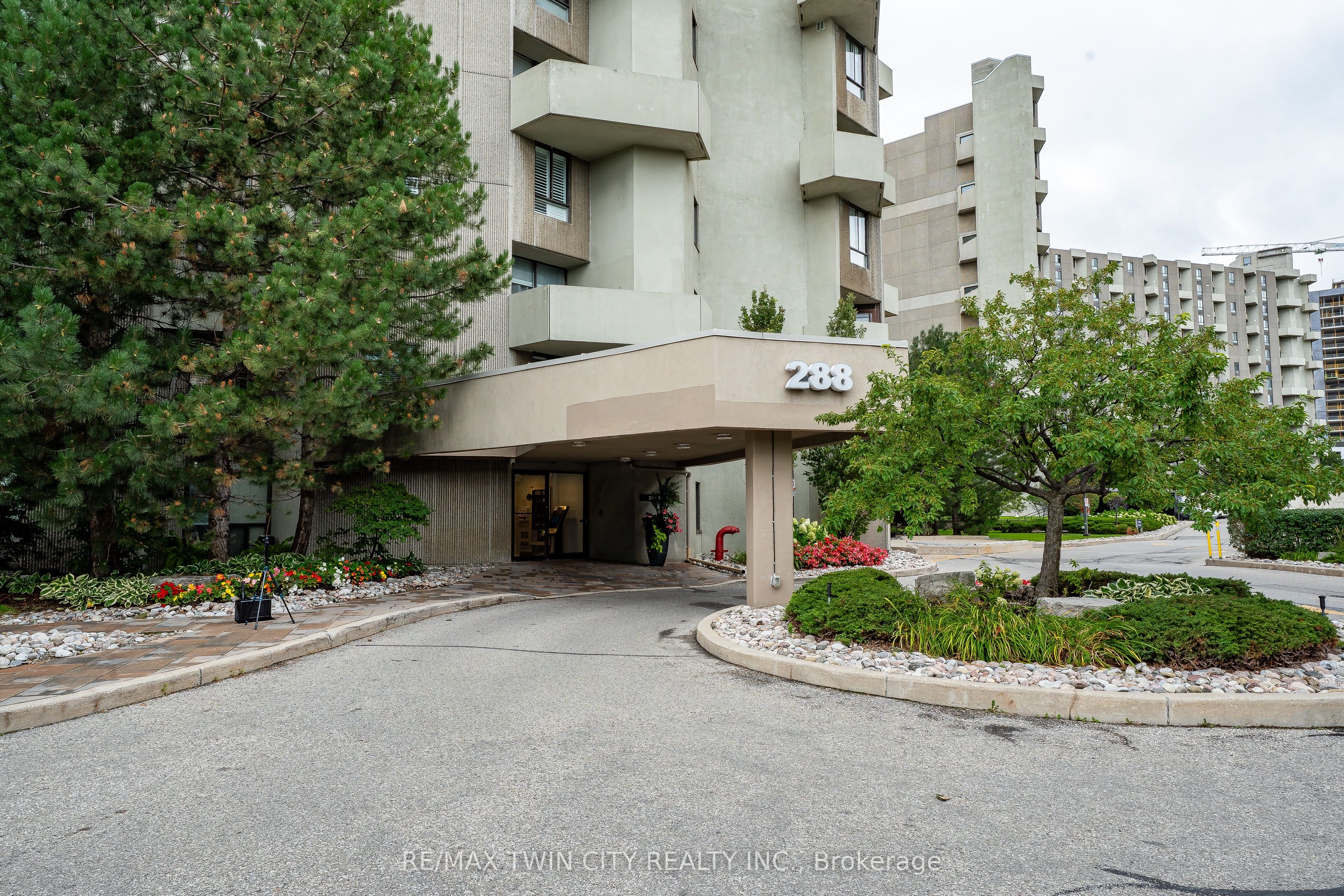 288 Mill Road A32, Toronto, ON M9C 4X7
