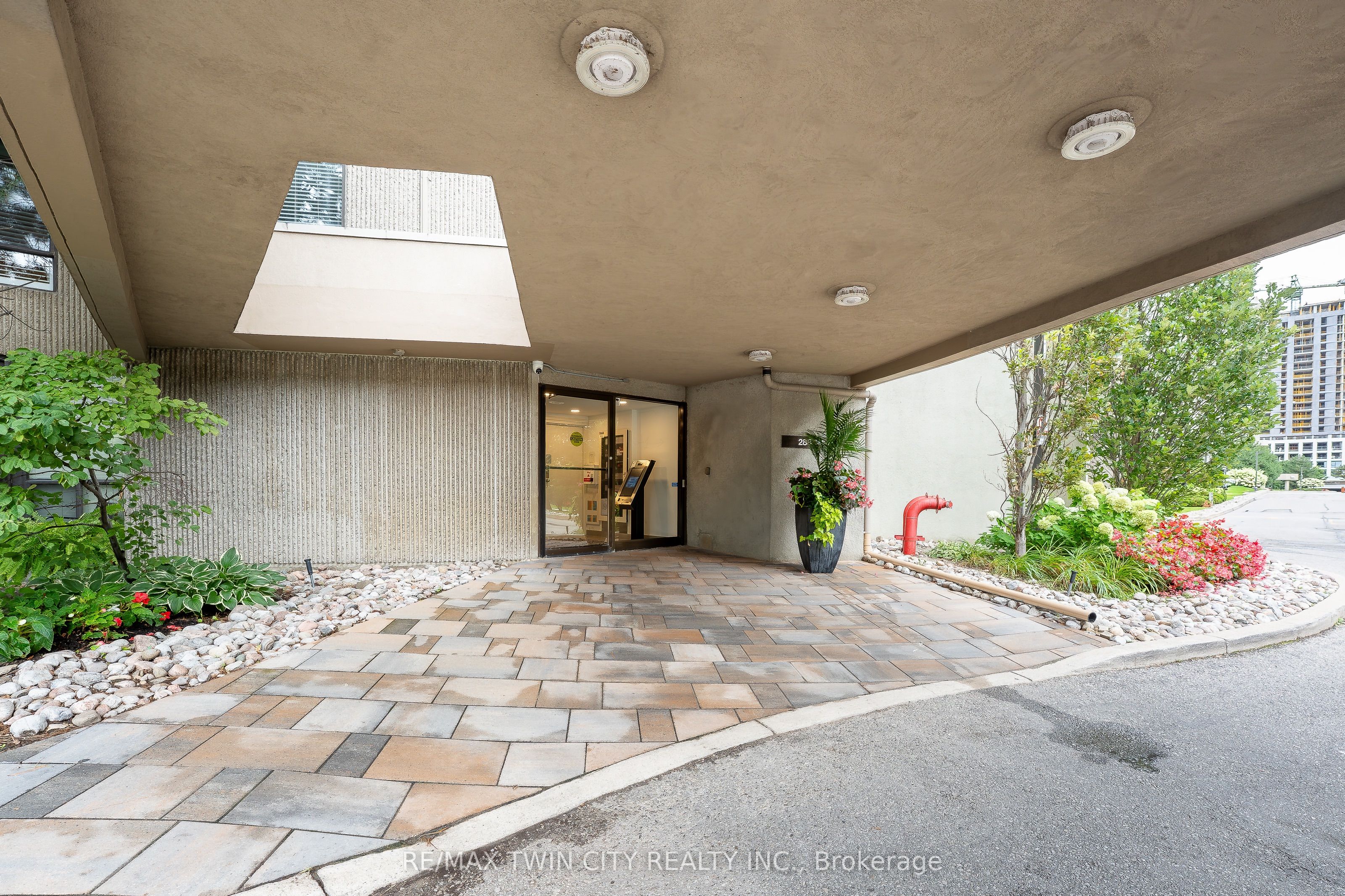 288 Mill Road A32, Toronto, ON M9C 4X7 photo 2