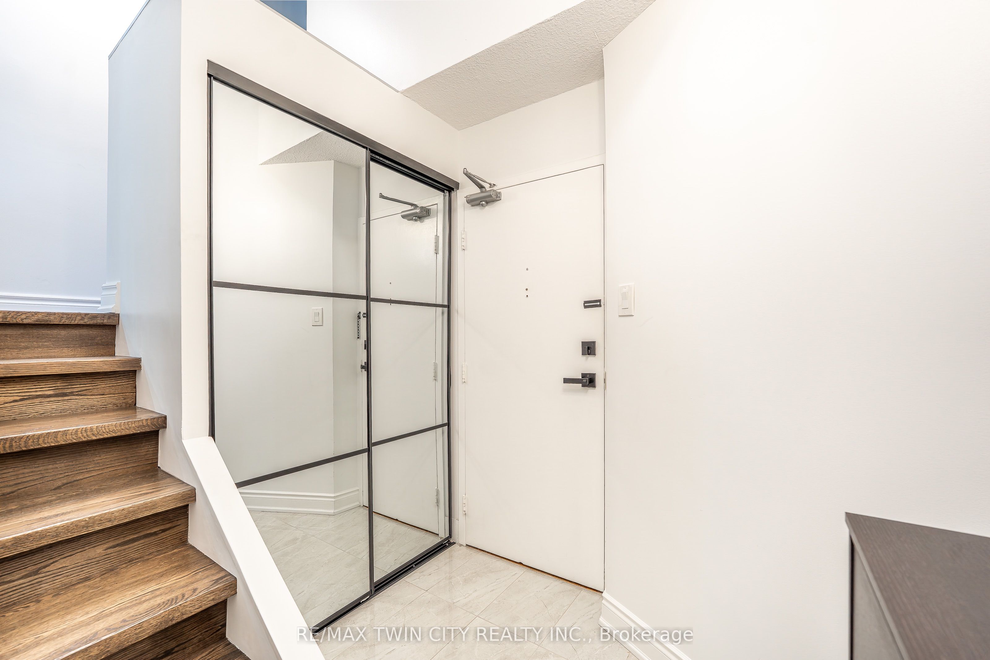288 Mill Road A32, Toronto, ON M9C 4X7 photo 3